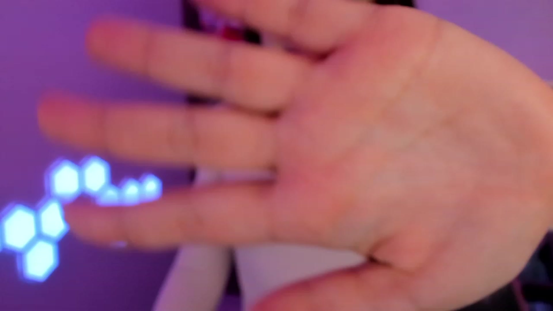Gallery image thumbnail from CrystalXX's myfreecams stream on, 03/28/2023, 19:17 image 11 of 20