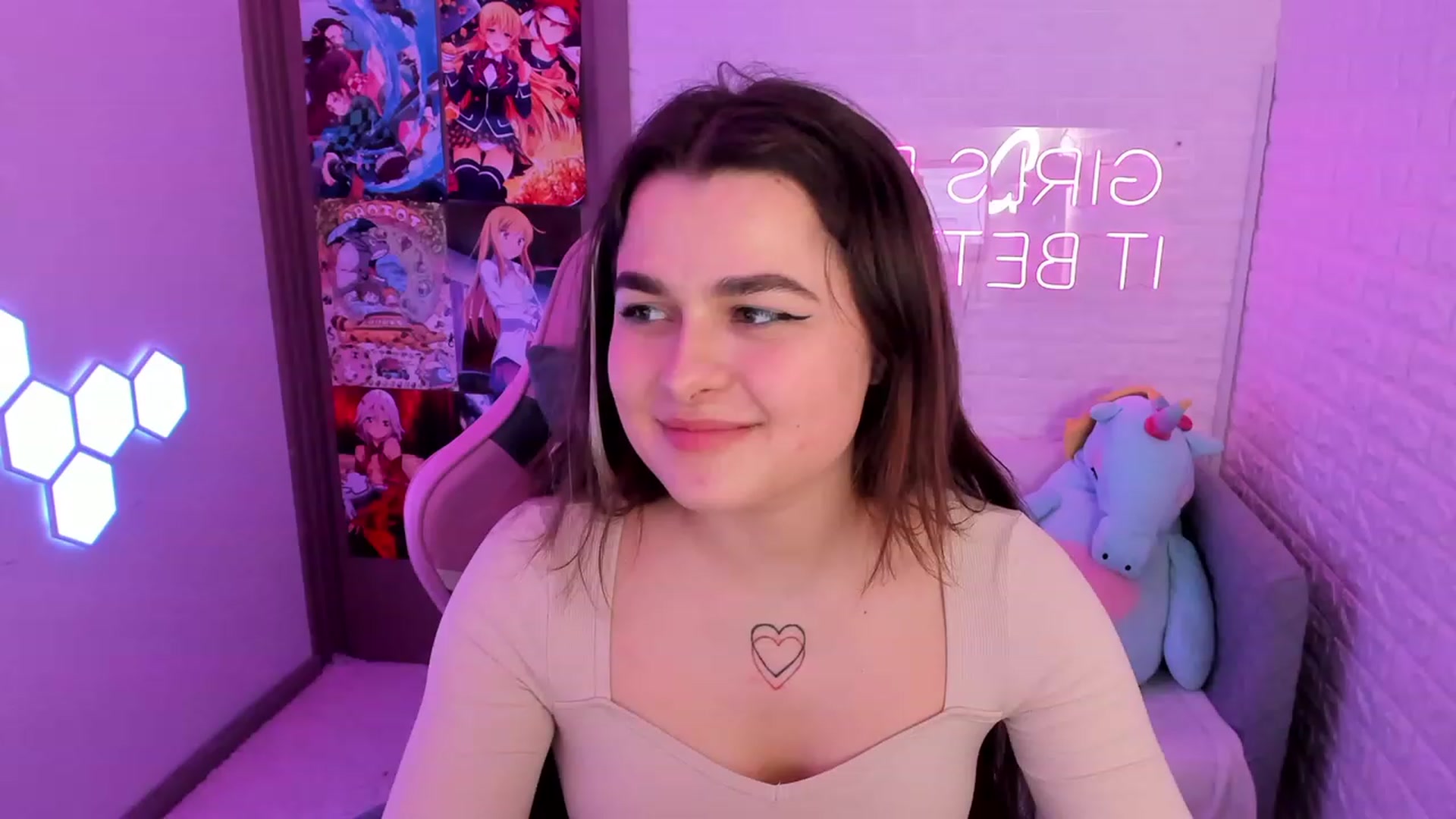 Gallery image thumbnail from CrystalXX's myfreecams stream on, 03/28/2023, 21:45 image 10 of 20