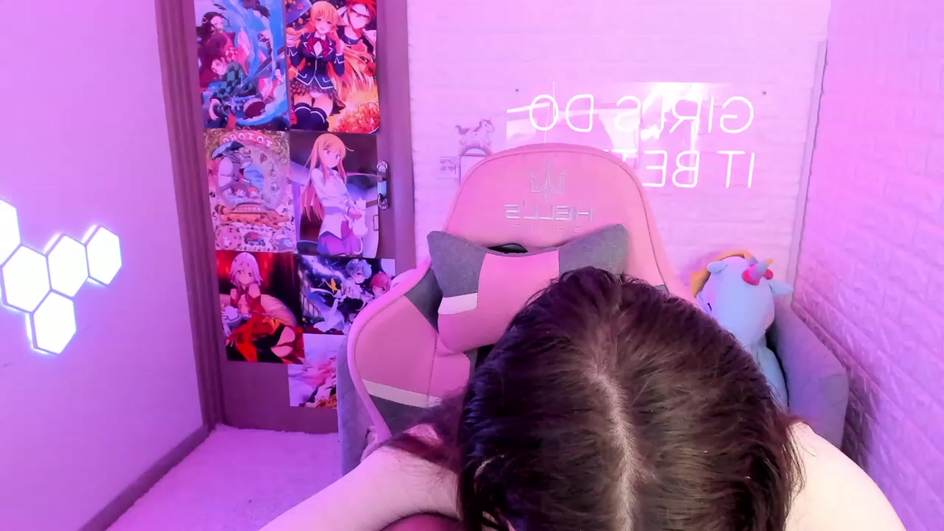 Gallery image thumbnail from CrystalXX's myfreecams stream on, 03/28/2023, 21:45 image 12 of 20
