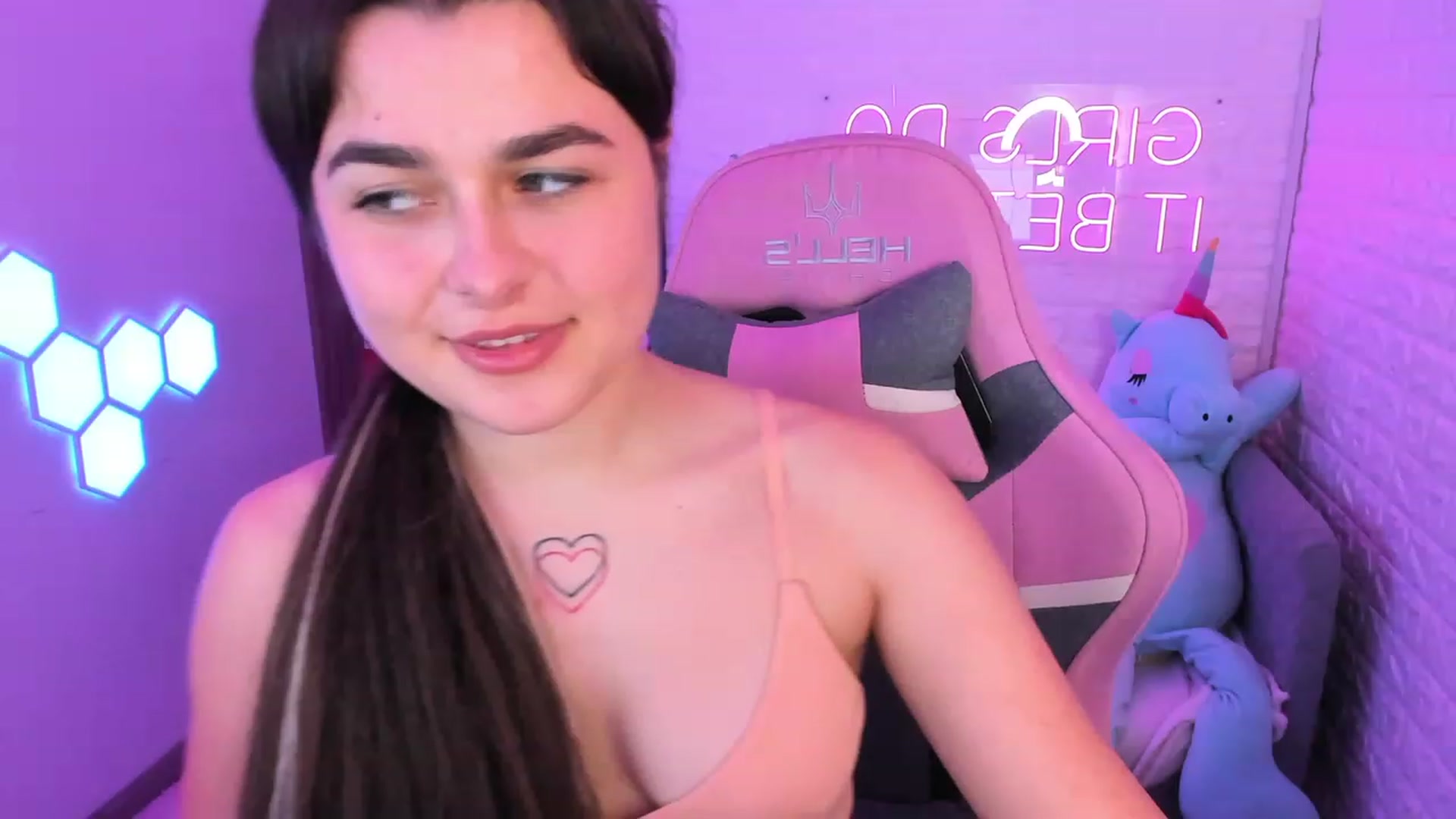Gallery image thumbnail from CrystalXX's myfreecams stream on, 03/30/2023, 12:38 image 14 of 20