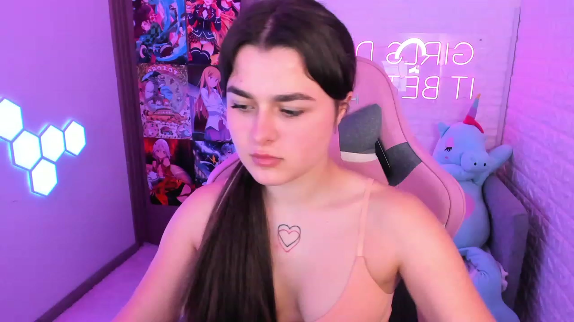 Gallery image thumbnail from CrystalXX's myfreecams stream on, 03/30/2023, 12:38 image 16 of 20