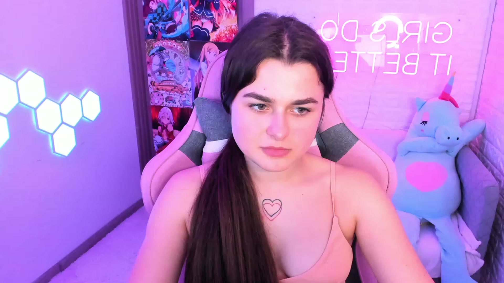 Gallery image thumbnail from CrystalXX's myfreecams stream on, 03/30/2023, 19:10 image 2 of 20