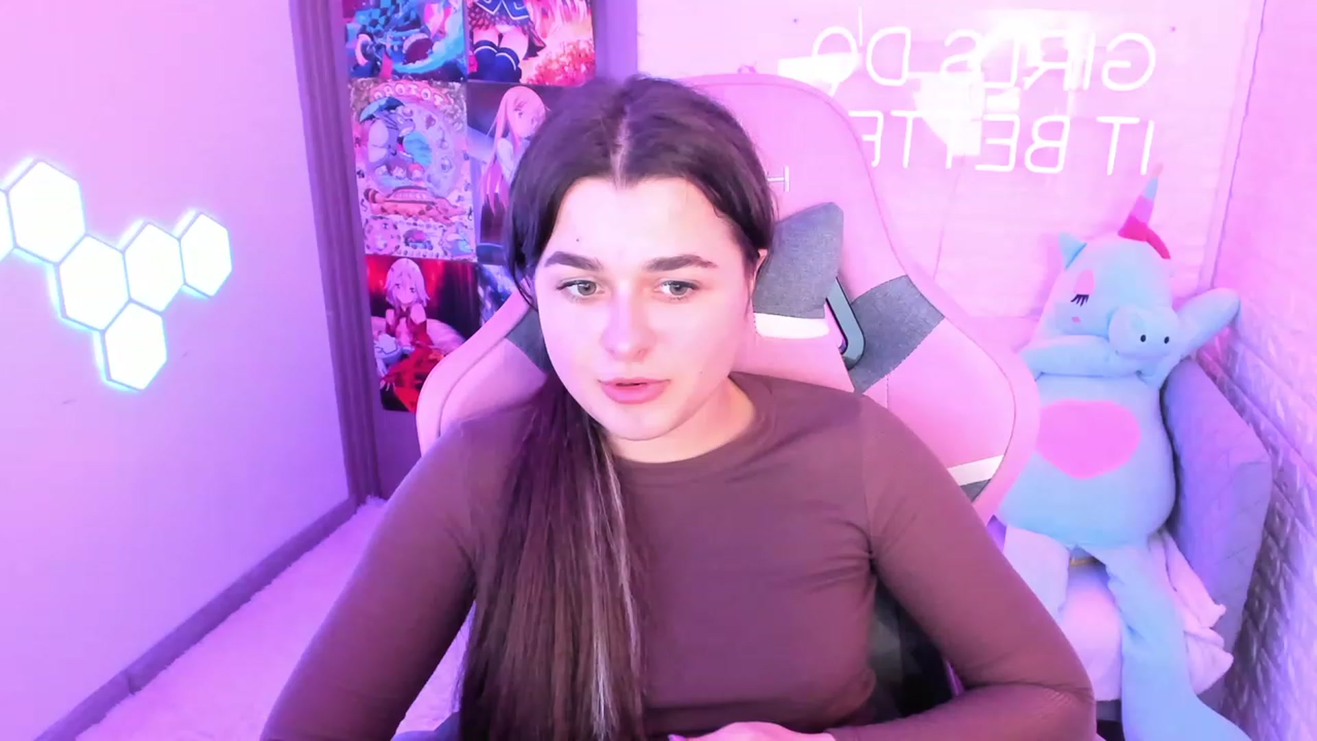 Gallery image thumbnail from CrystalXX's myfreecams stream on, 03/30/2023, 19:10 image 19 of 20
