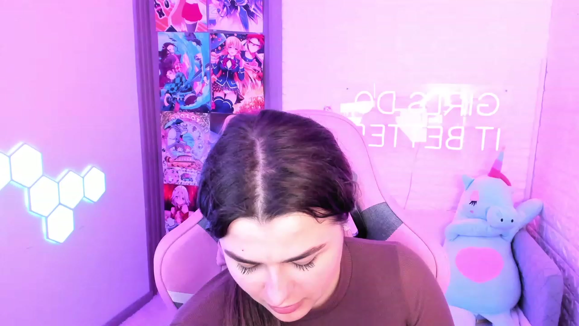Gallery image thumbnail from CrystalXX's myfreecams stream on, 03/30/2023, 19:10 image 17 of 20