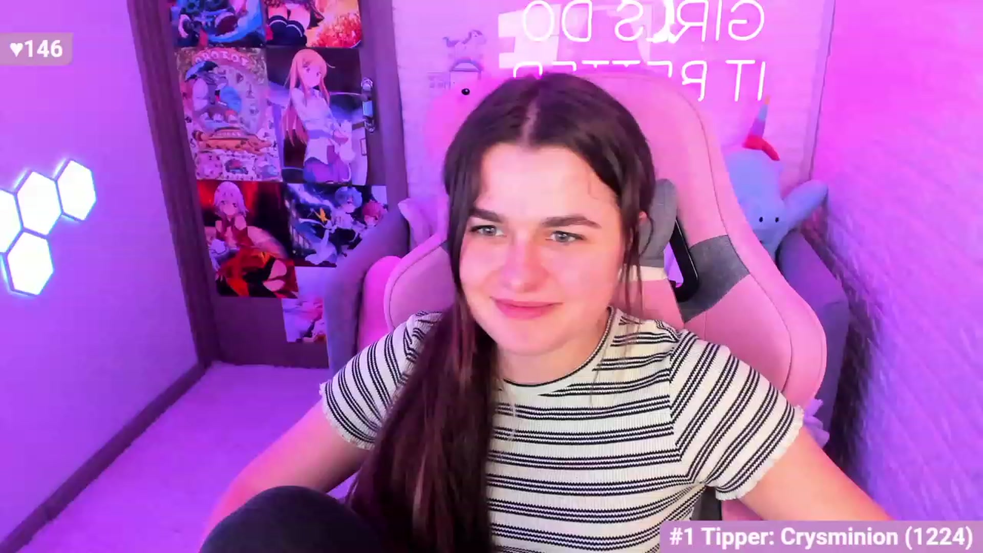 Gallery image thumbnail from CrystalXX's myfreecams stream on, 03/31/2023, 11:01 image 18 of 20