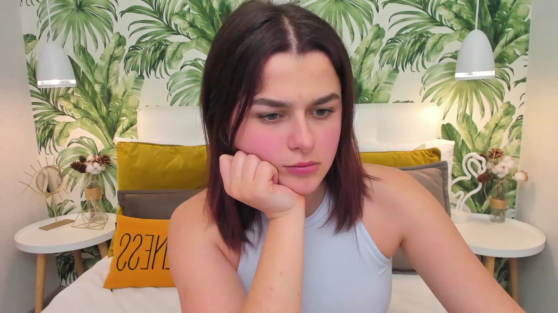Gallery image thumbnail from CrystalXX's myfreecams stream on, 04/15/2023, 20:57 image 14 of 20