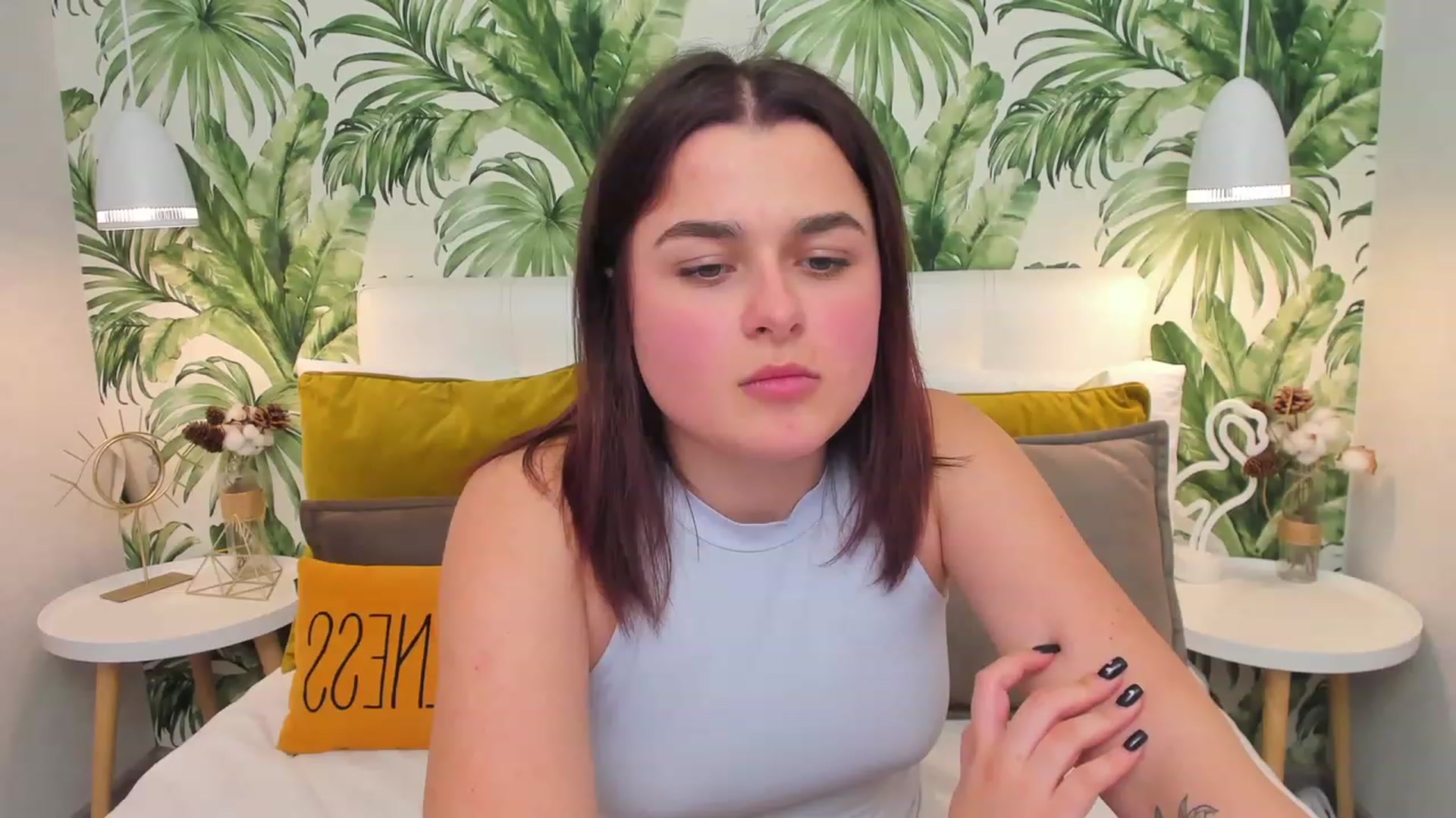 Gallery image thumbnail from CrystalXX's myfreecams stream on, 04/15/2023, 20:57 image 12 of 20