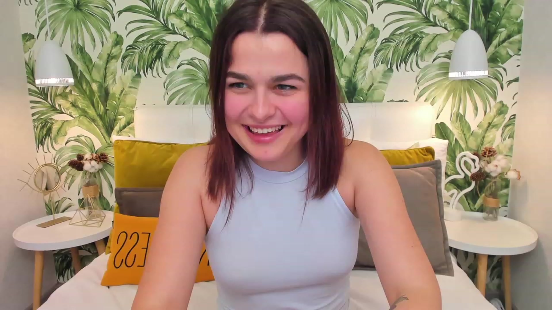 Gallery image thumbnail from CrystalXX's myfreecams stream on, 04/15/2023, 20:57 image 17 of 20