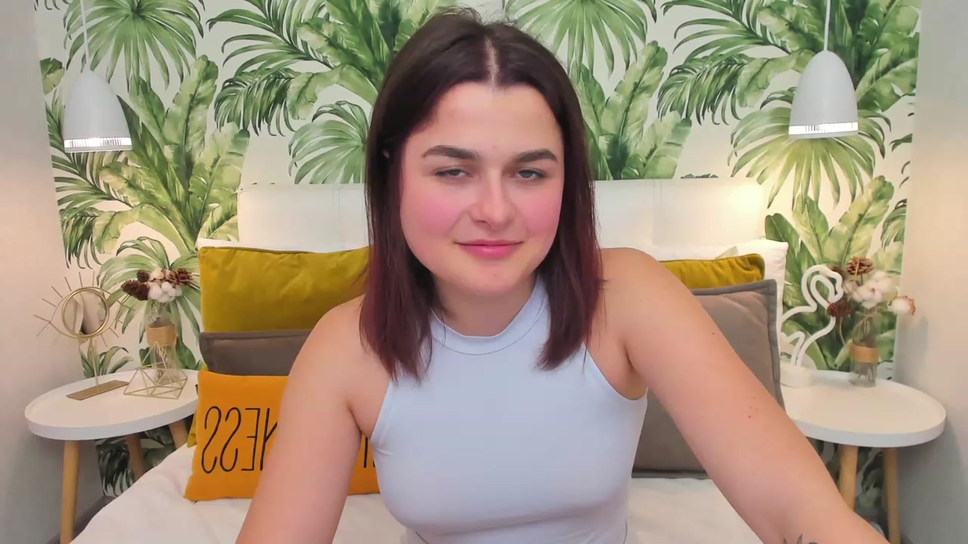 Gallery image thumbnail from CrystalXX's myfreecams stream on, 04/15/2023, 20:57 image 11 of 20