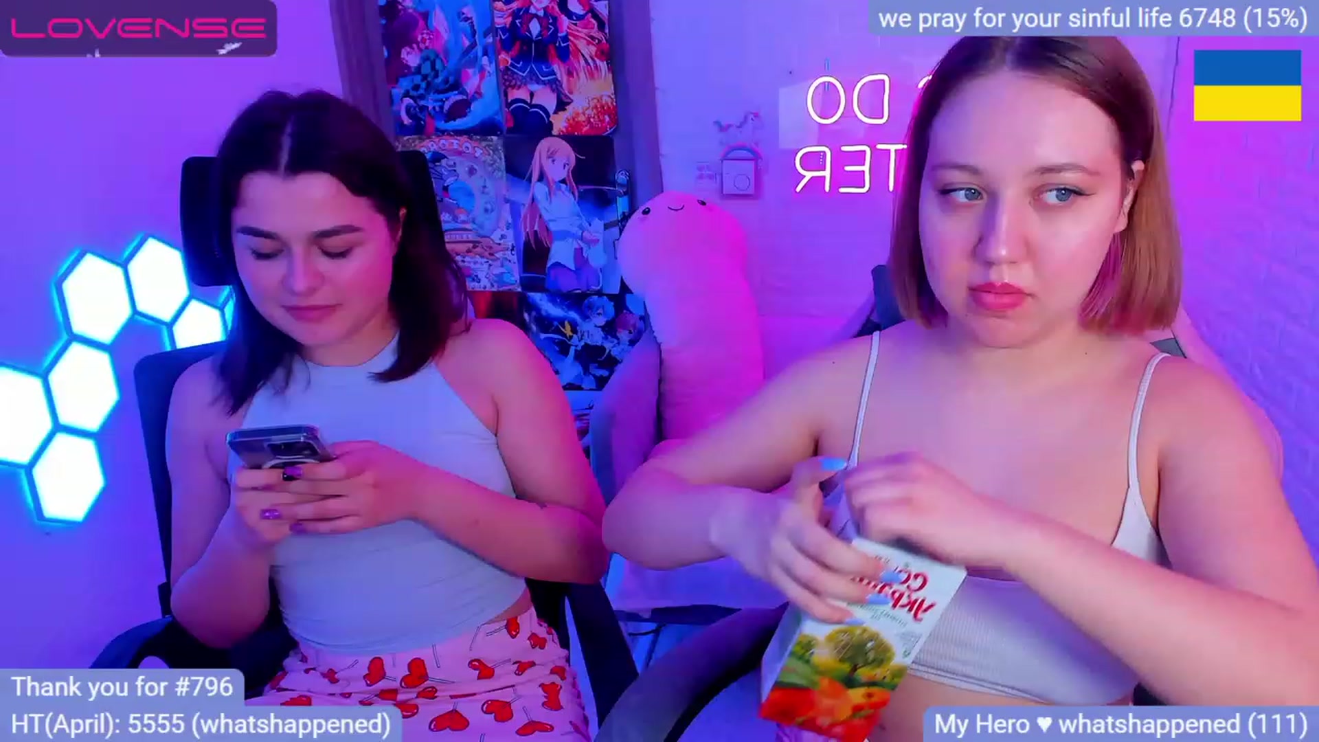 Gallery image thumbnail from CrystalXX's myfreecams stream on, 04/16/2023, 21:43 image 14 of 20