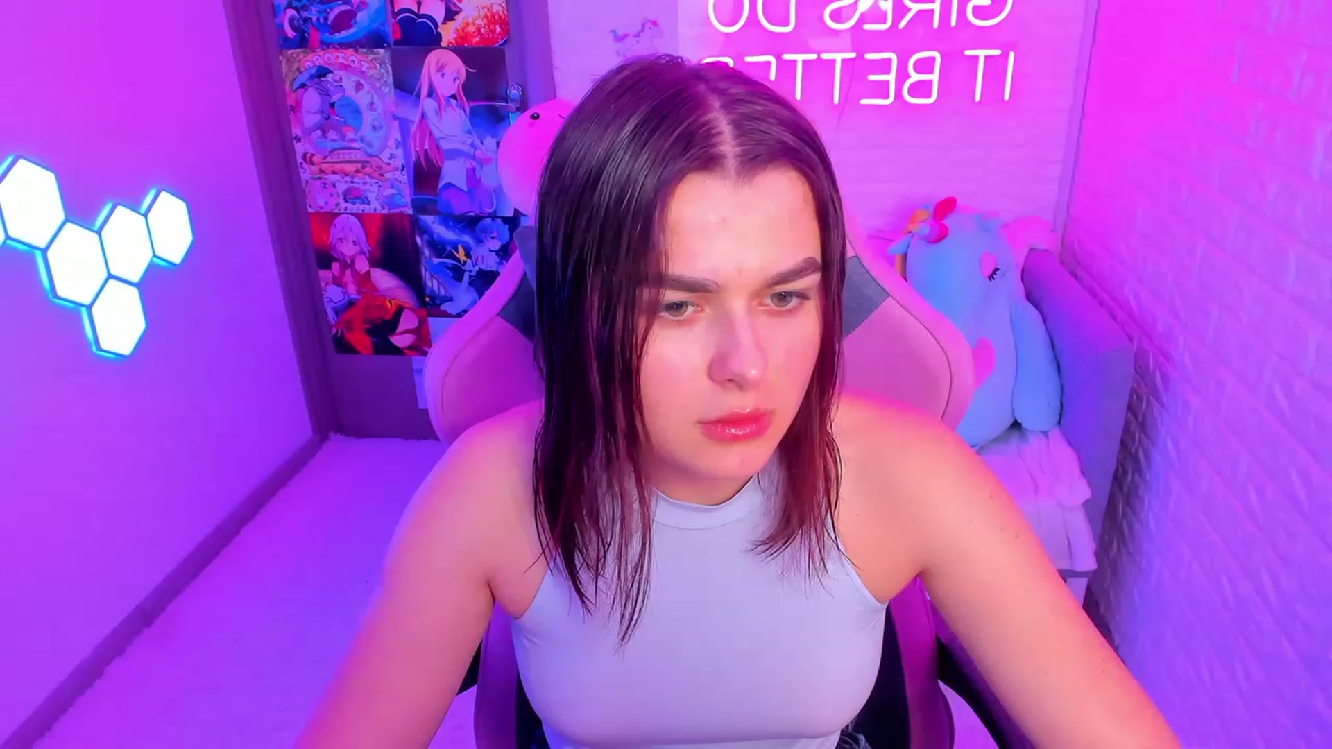 Gallery image thumbnail from CrystalXX's myfreecams stream on, 04/17/2023, 19:37 image 11 of 20