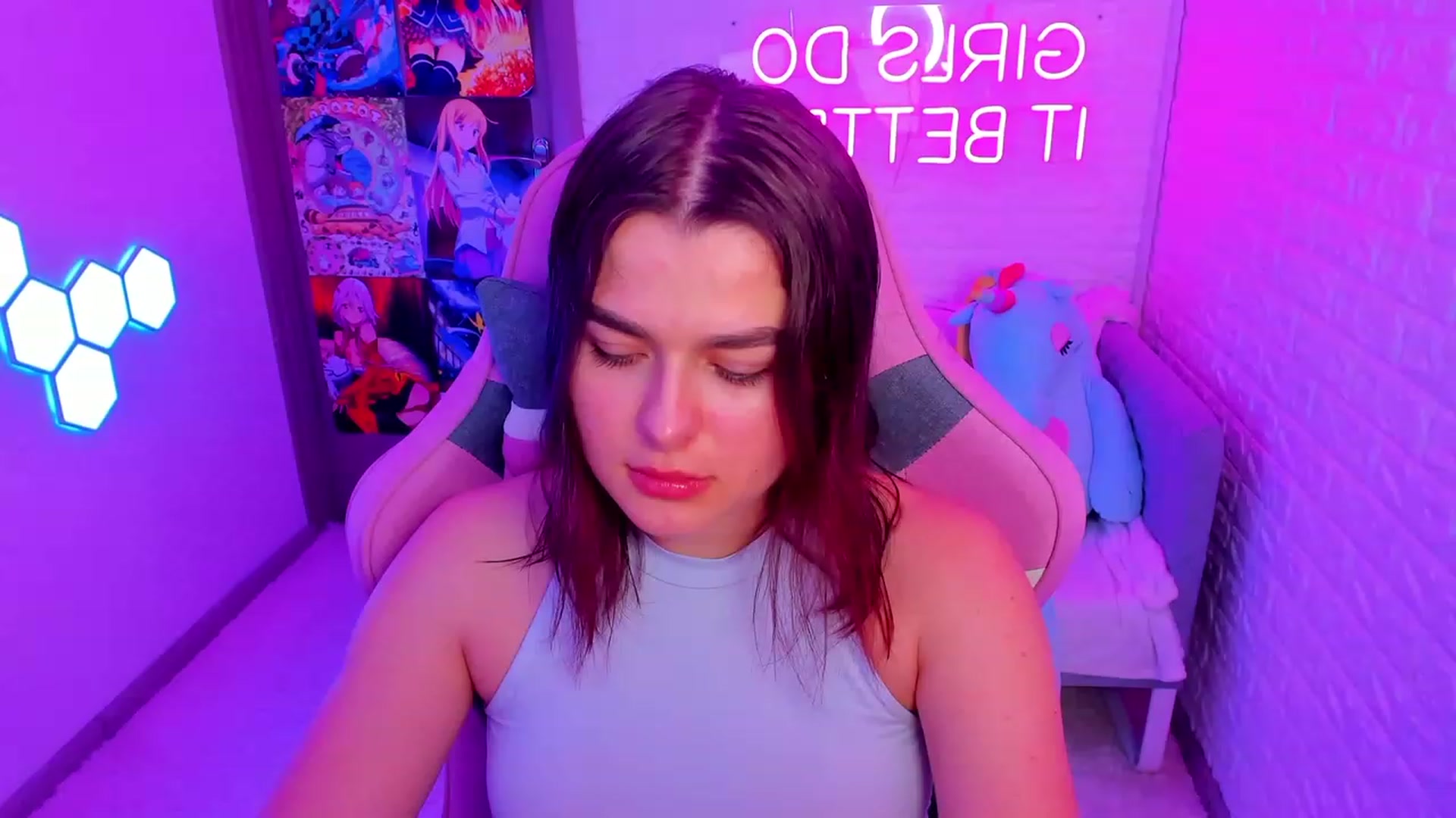 Gallery image thumbnail from CrystalXX's myfreecams stream on, 04/17/2023, 19:37 image 19 of 20