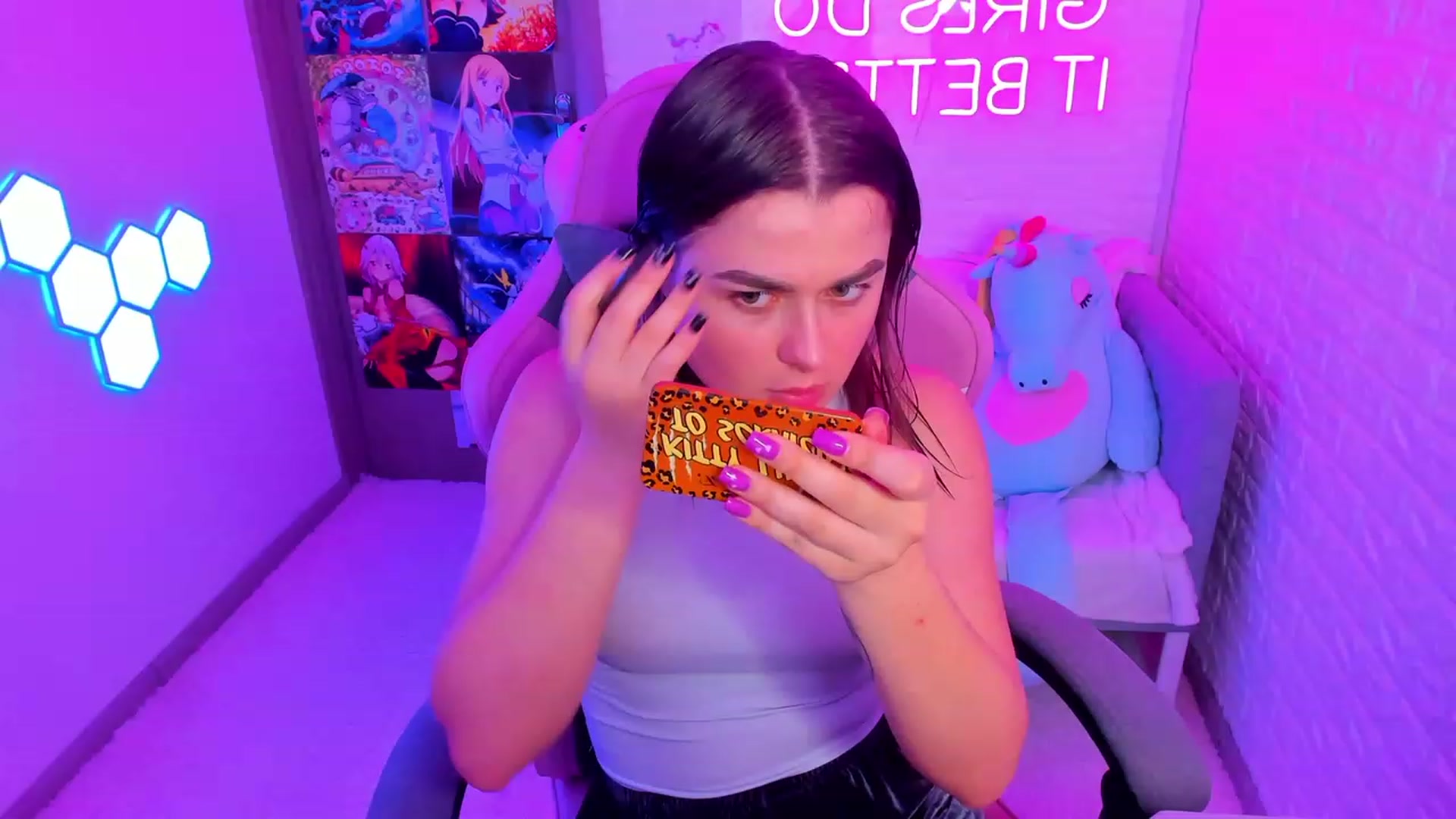 Gallery image thumbnail from CrystalXX's myfreecams stream on, 04/17/2023, 19:37 image 8 of 20