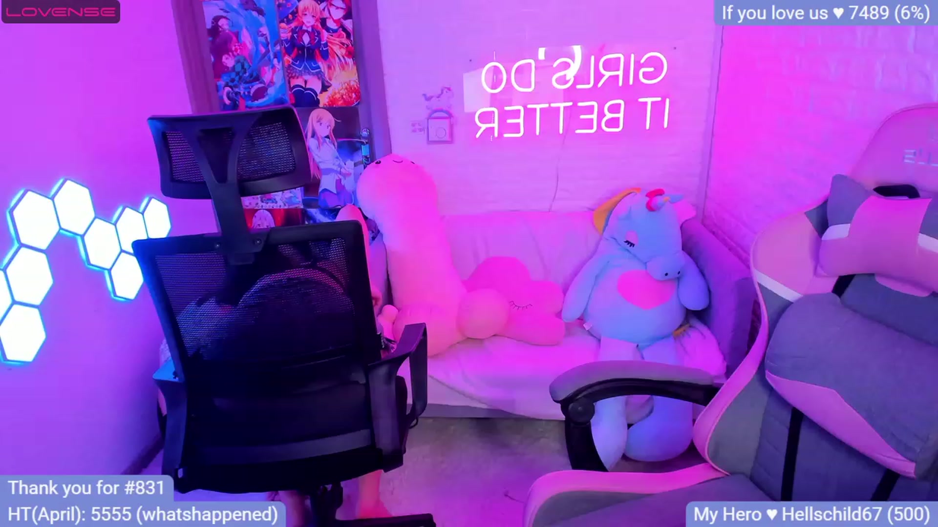 Gallery image thumbnail from CrystalXX's myfreecams stream on, 04/19/2023, 01:25 image 17 of 20