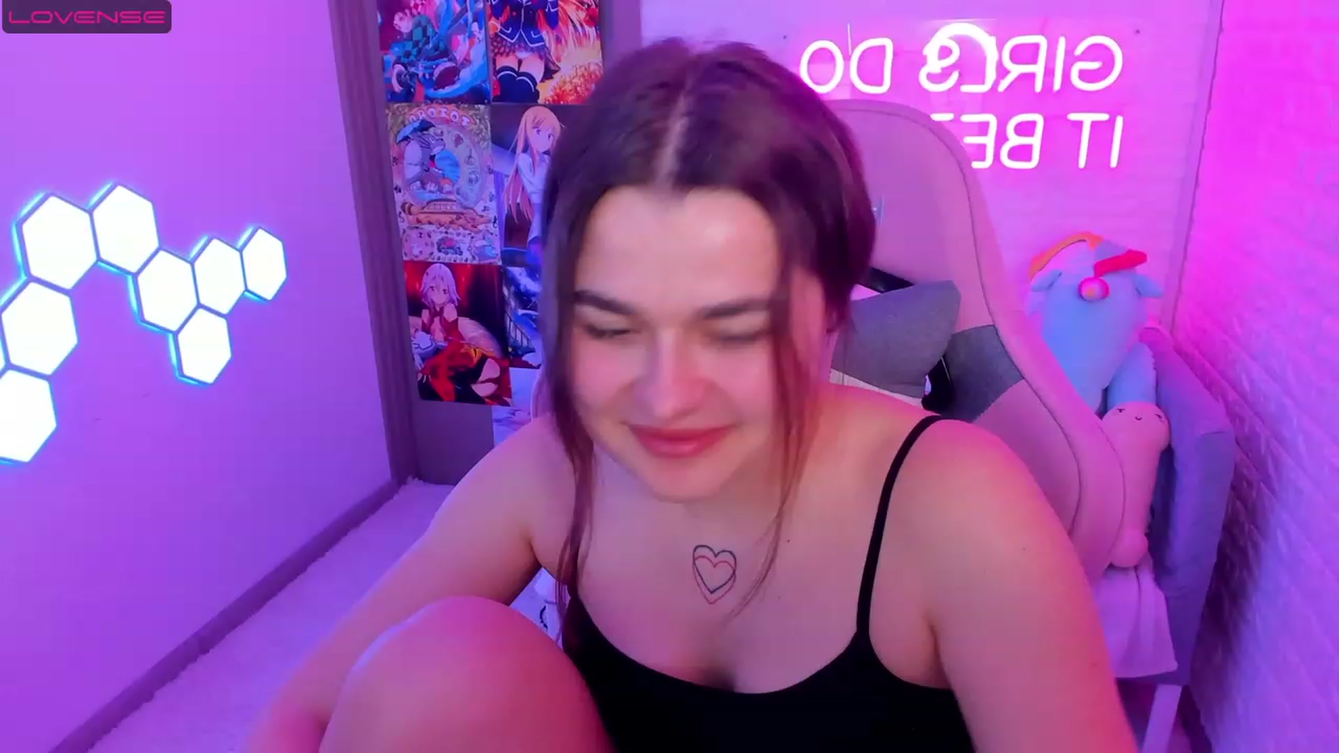 Gallery image thumbnail from CrystalXX's myfreecams stream on, 04/22/2023, 20:52 image 8 of 20