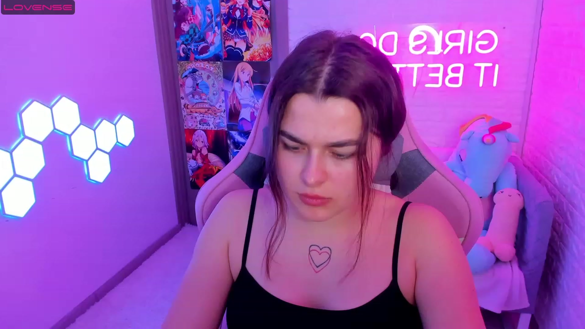 Gallery image thumbnail from CrystalXX's myfreecams stream on, 04/22/2023, 20:52 image 13 of 20