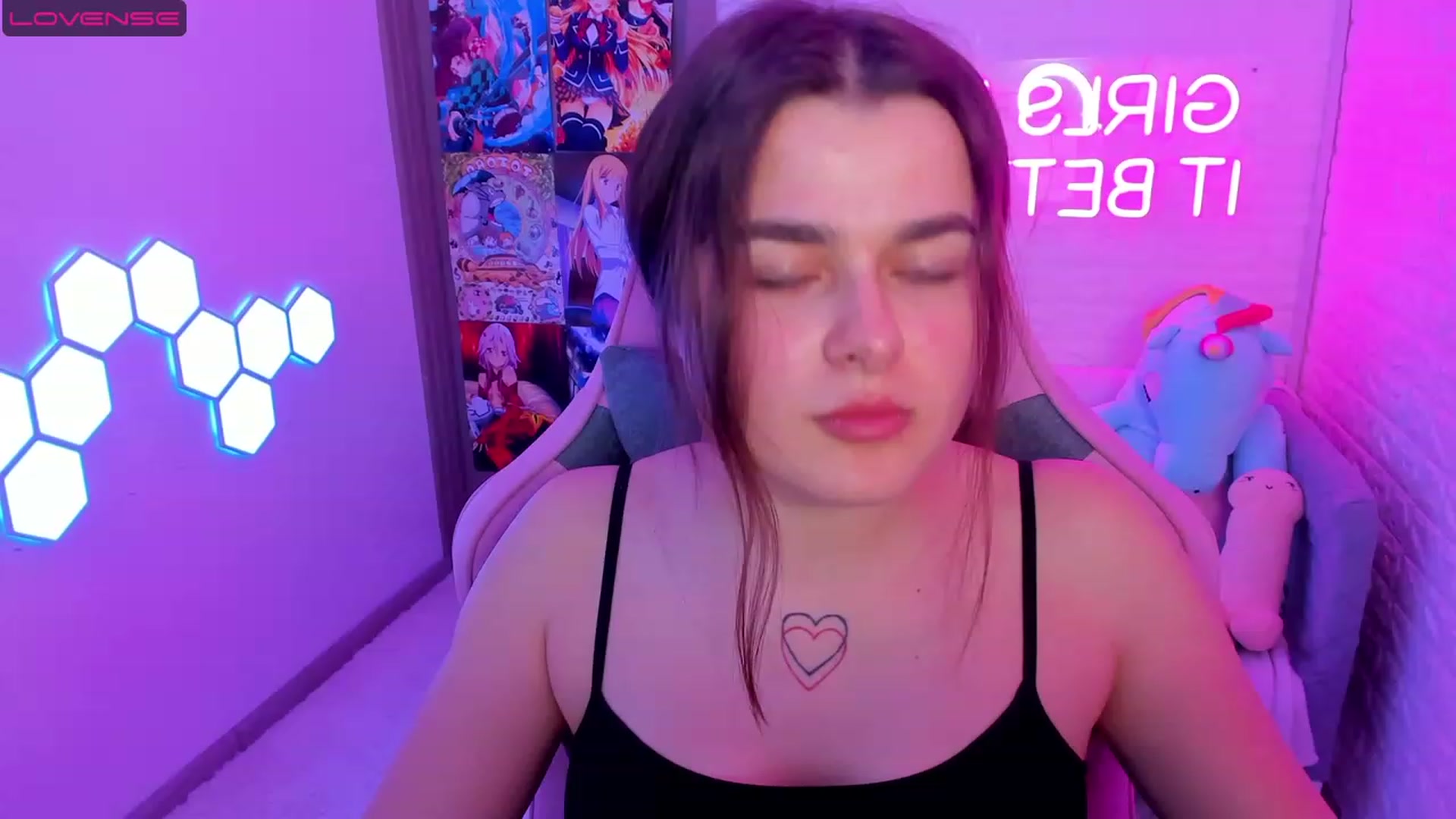 Gallery image thumbnail from CrystalXX's myfreecams stream on, 04/22/2023, 20:52 image 18 of 20