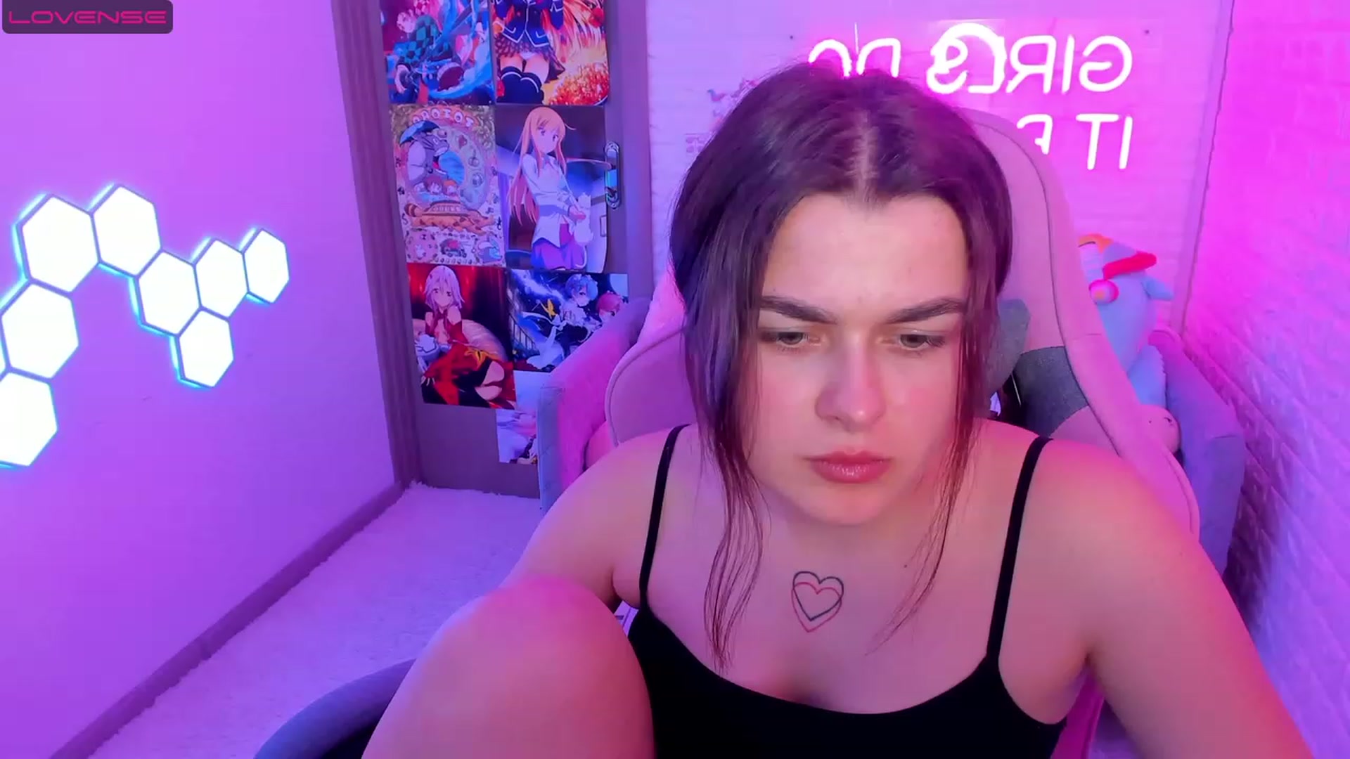 Gallery image thumbnail from CrystalXX's myfreecams stream on, 04/22/2023, 20:52 image 10 of 20
