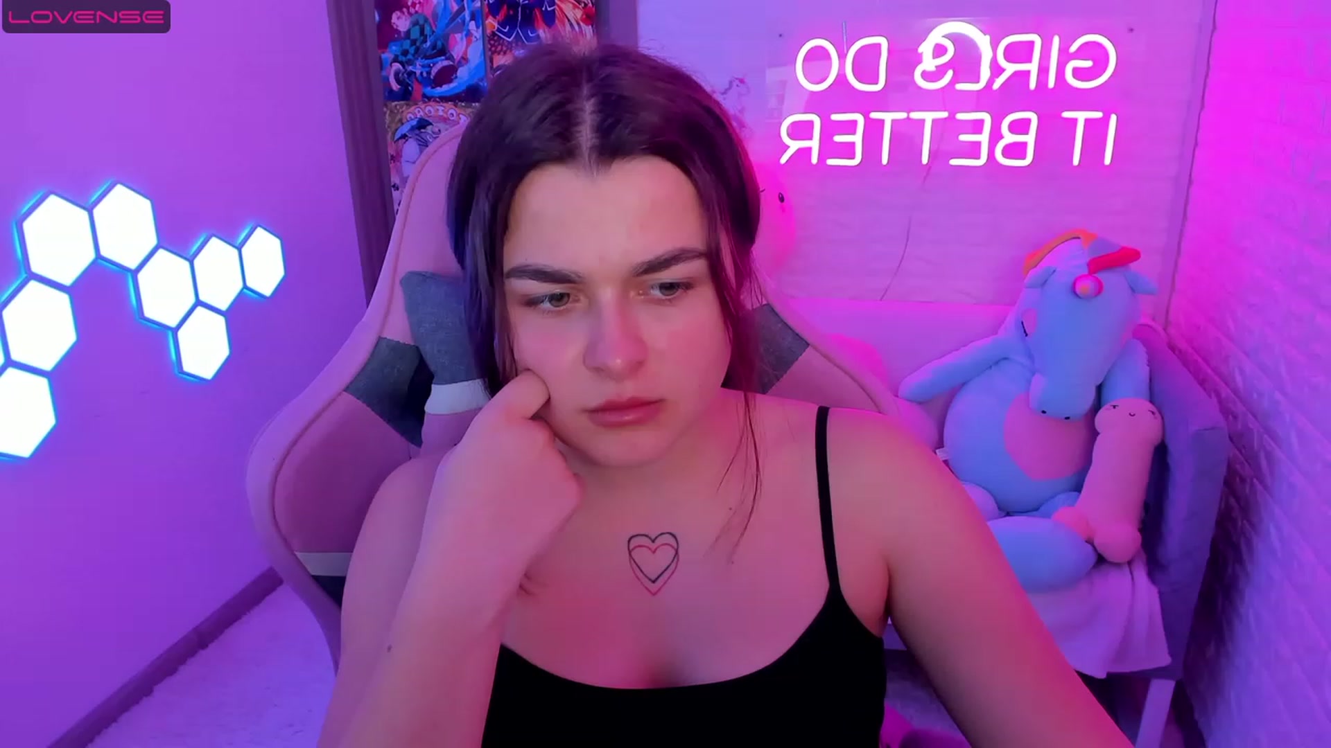 Gallery image thumbnail from CrystalXX's myfreecams stream on, 04/22/2023, 20:52 image 2 of 20