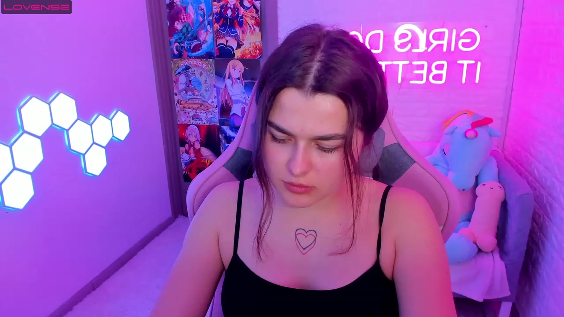 Gallery image thumbnail from CrystalXX's myfreecams stream on, 04/22/2023, 20:52 image 12 of 20