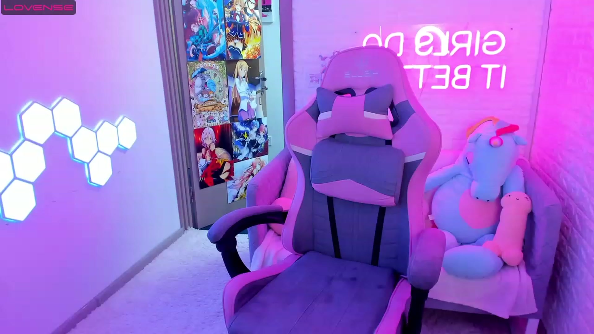 Gallery image thumbnail from CrystalXX's myfreecams stream on, 04/22/2023, 20:52 image 20 of 20
