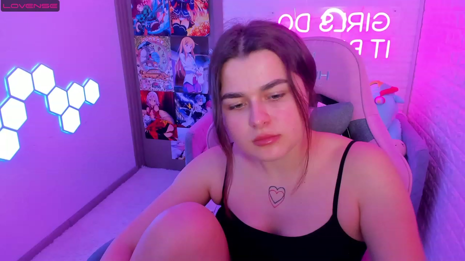 Gallery image thumbnail from CrystalXX's myfreecams stream on, 04/22/2023, 20:52 image 9 of 20