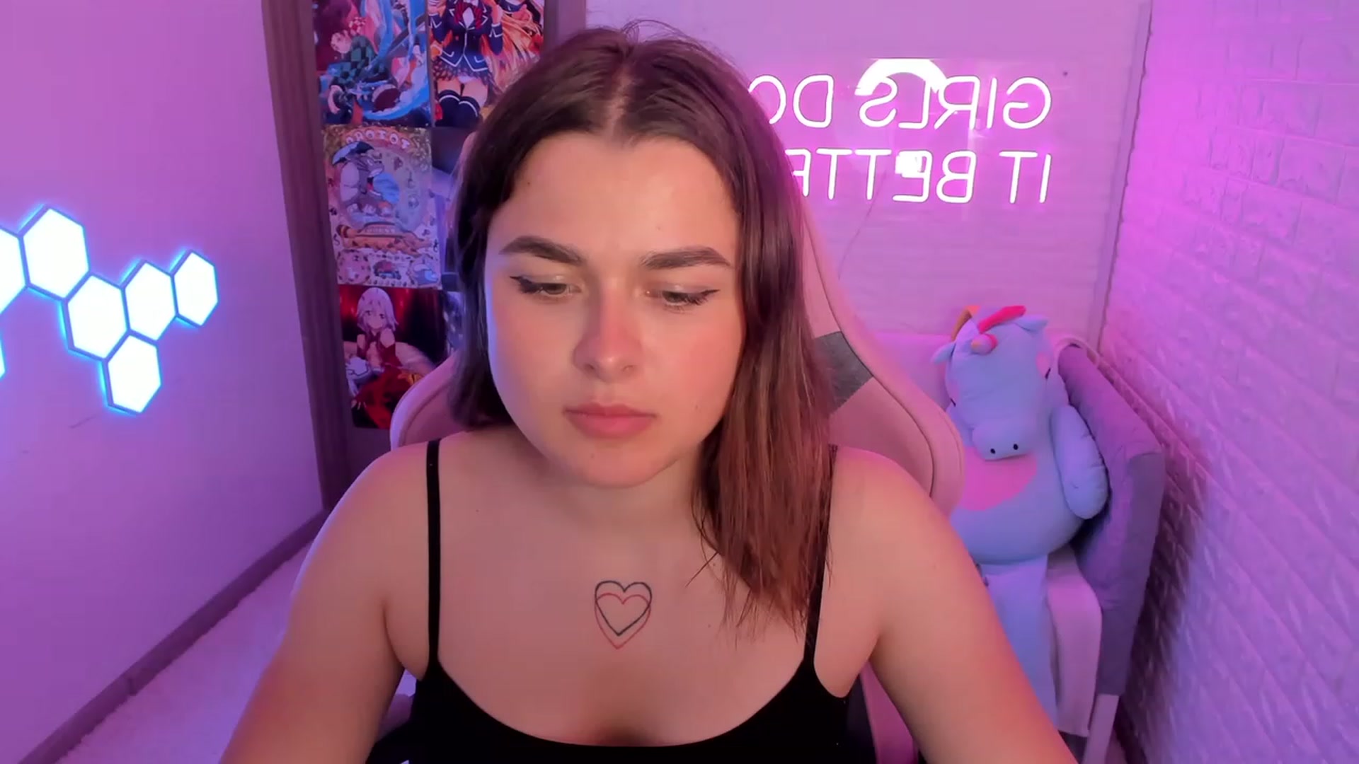 Gallery image thumbnail from CrystalXX's myfreecams stream on, 05/20/2023, 15:07 image 17 of 20