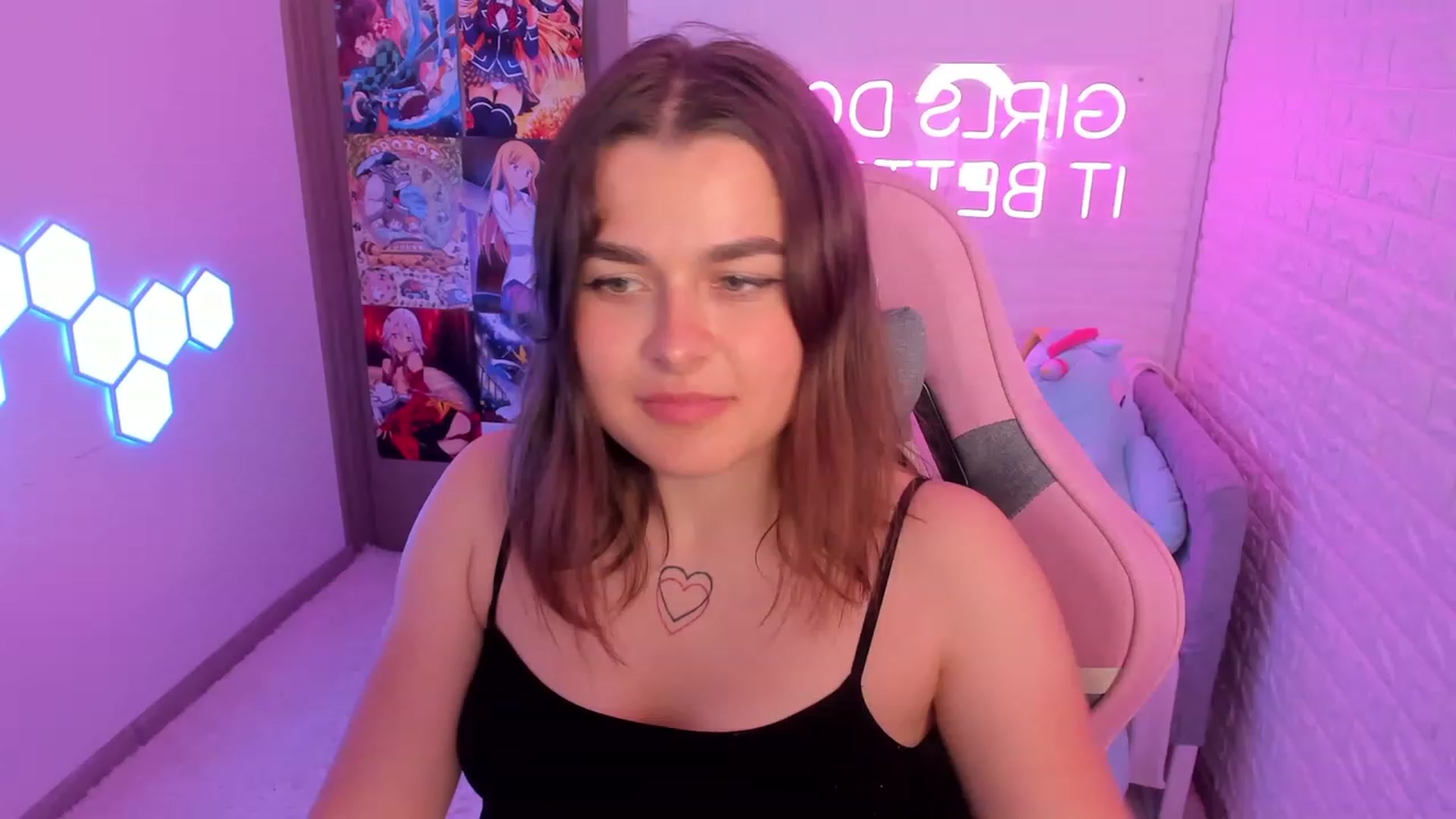 Gallery image thumbnail from CrystalXX's myfreecams stream on, 05/20/2023, 15:07 image 6 of 20