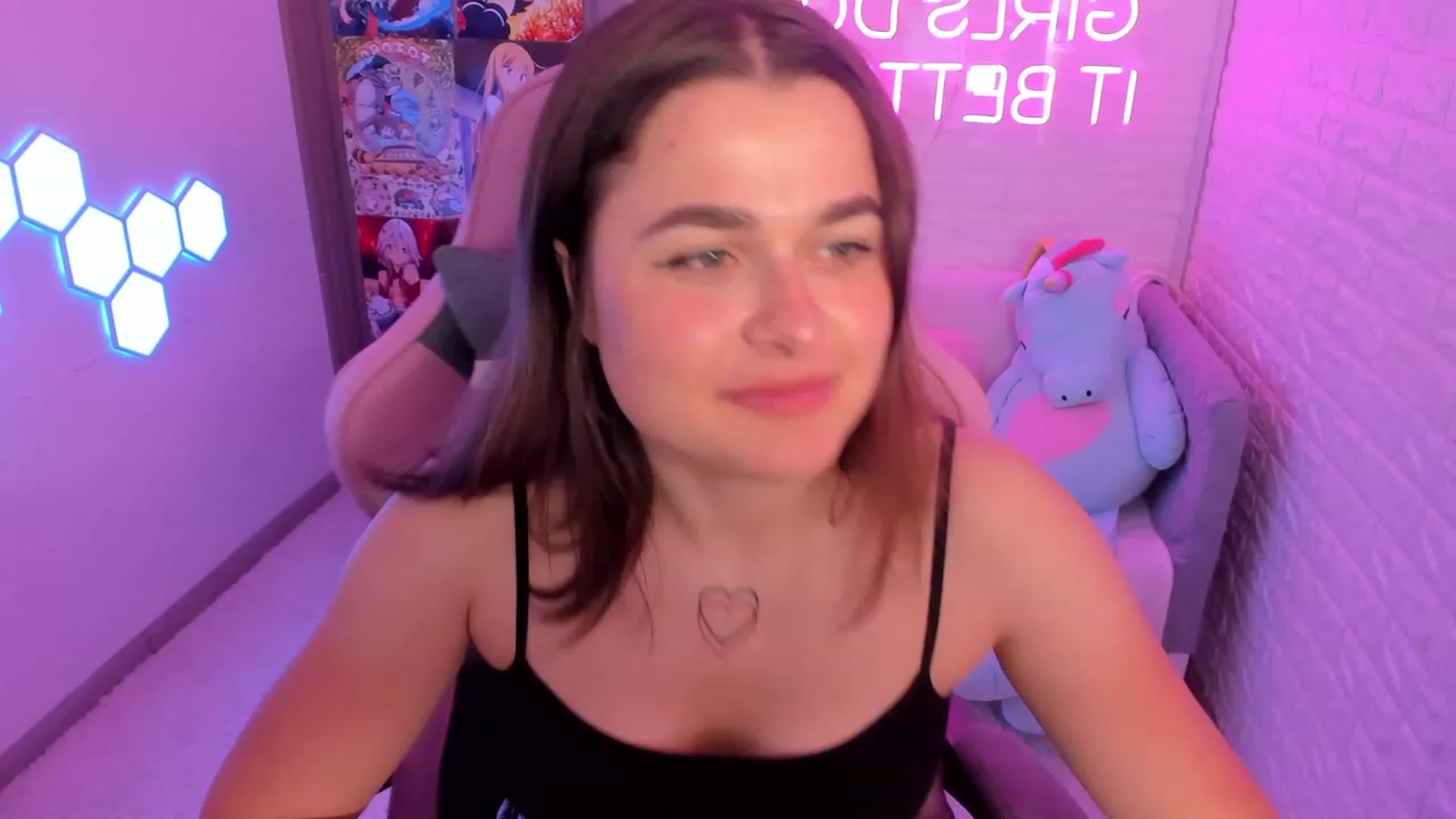 Gallery image thumbnail from CrystalXX's myfreecams stream on, 05/20/2023, 15:07 image 2 of 20
