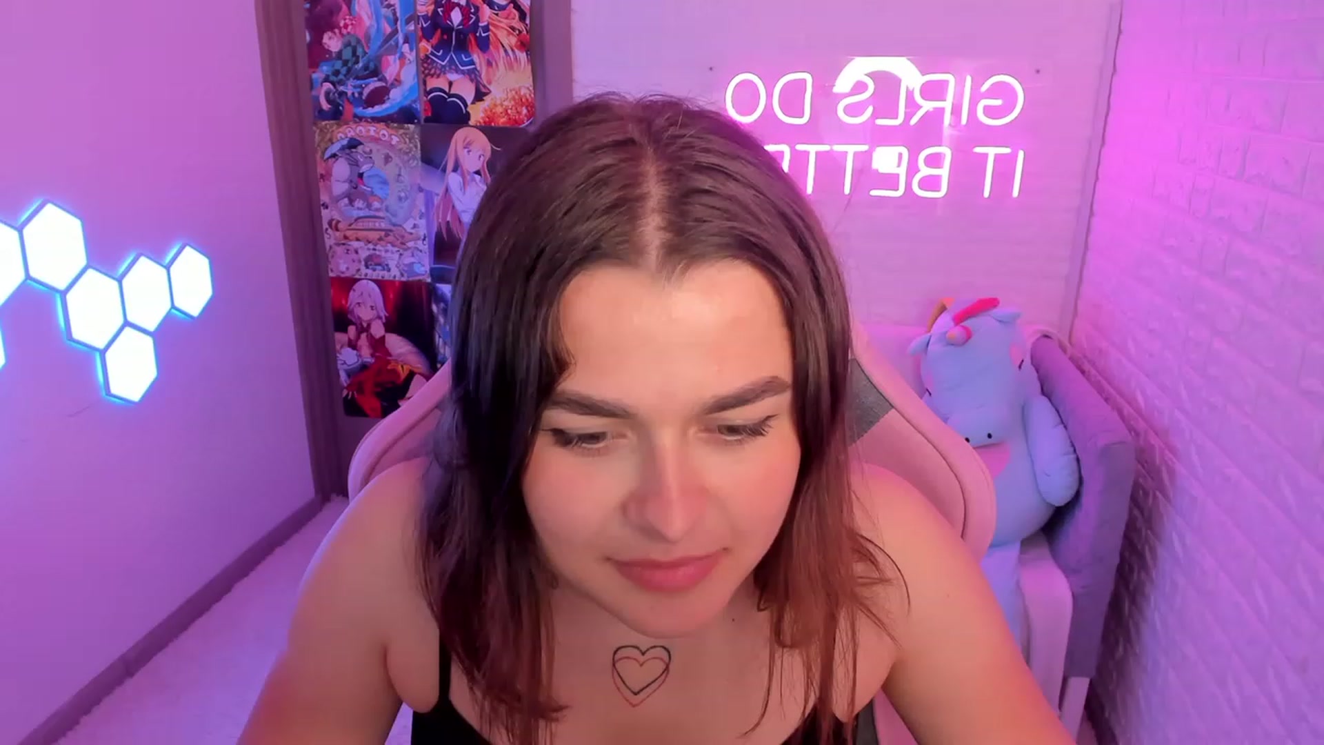 Gallery image thumbnail from CrystalXX's myfreecams stream on, 05/20/2023, 15:07 image 5 of 20