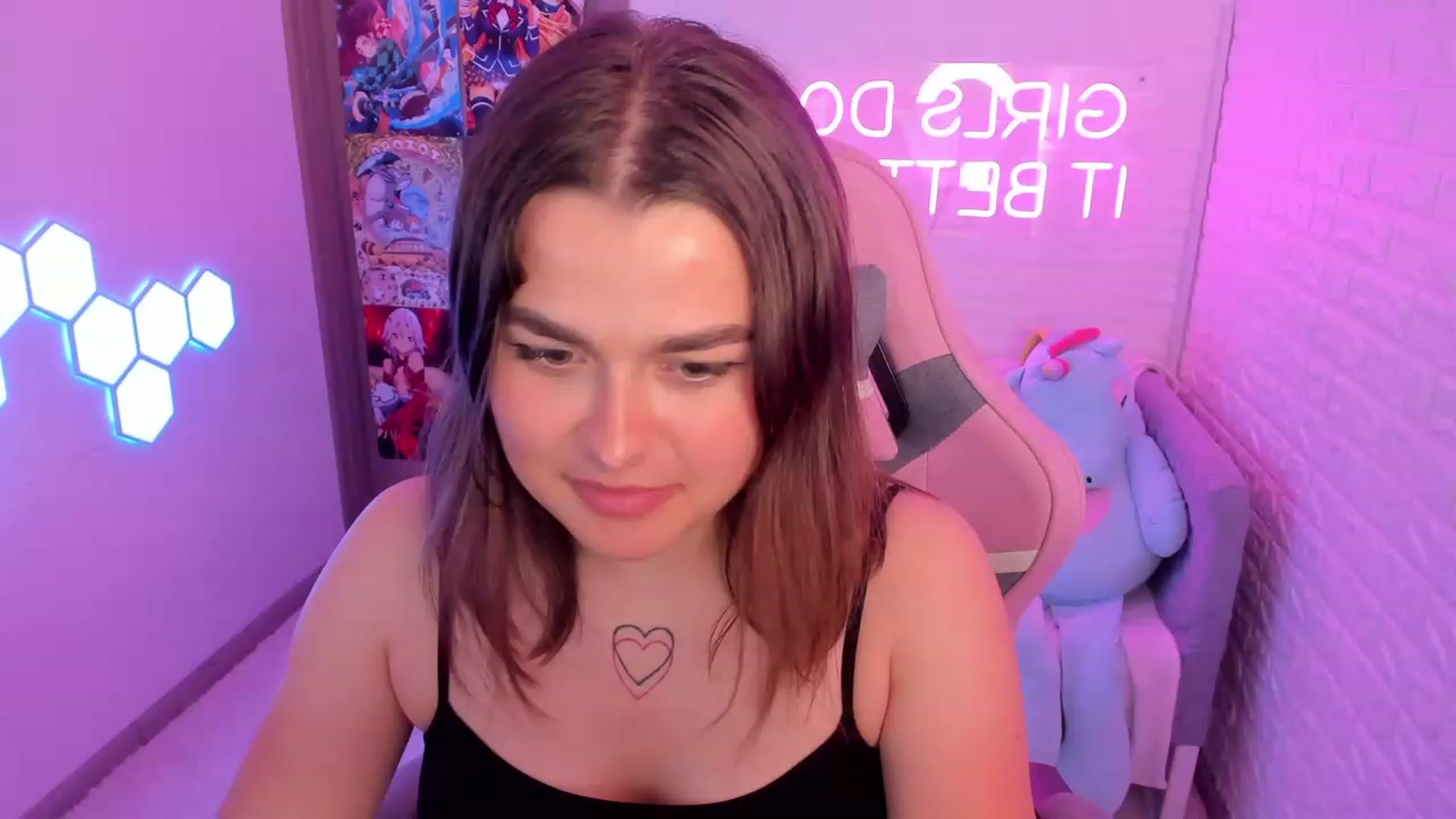 Gallery image thumbnail from CrystalXX's myfreecams stream on, 05/20/2023, 15:07 image 11 of 20