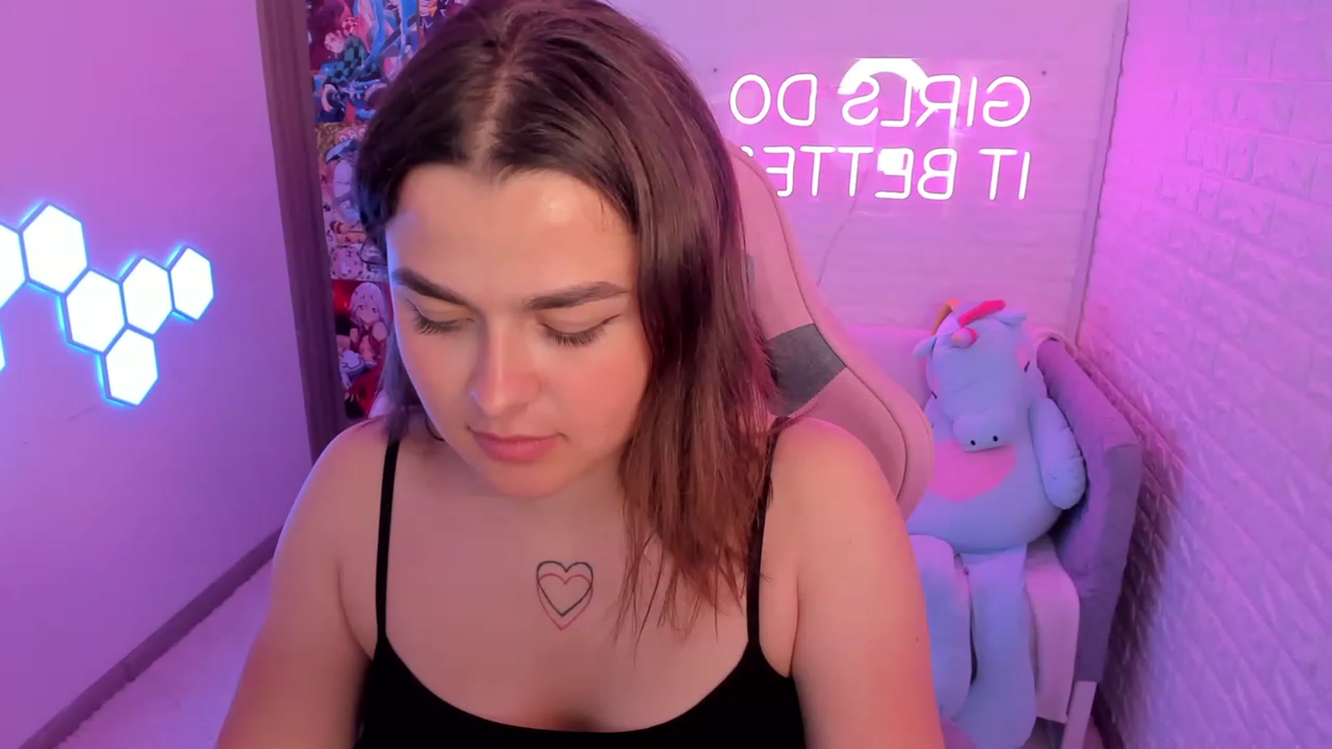 Gallery image thumbnail from CrystalXX's myfreecams stream on, 05/20/2023, 15:07 image 16 of 20
