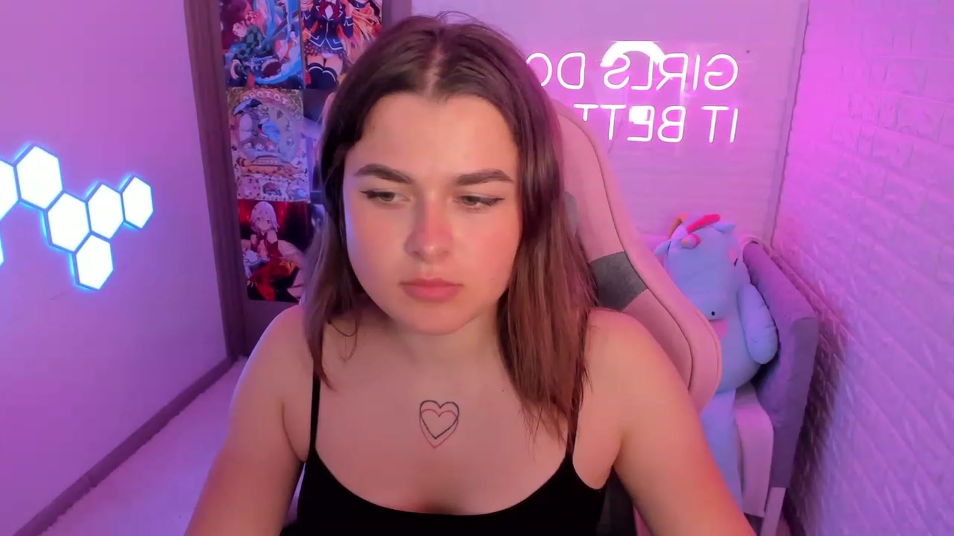 Gallery image thumbnail from CrystalXX's myfreecams stream on, 05/20/2023, 15:07 image 18 of 20