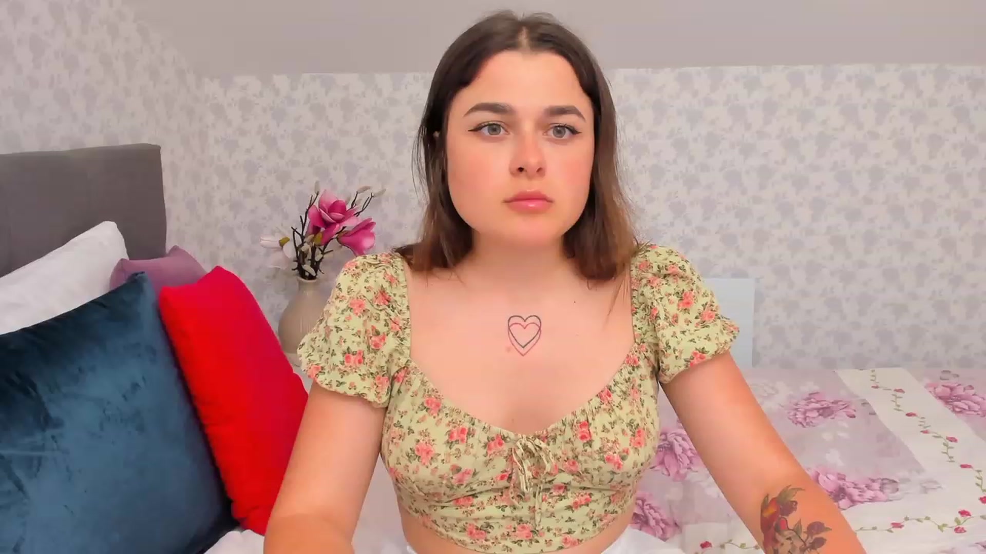Gallery image thumbnail from CrystalXX's myfreecams stream on, 05/21/2023, 13:52 image 2 of 20