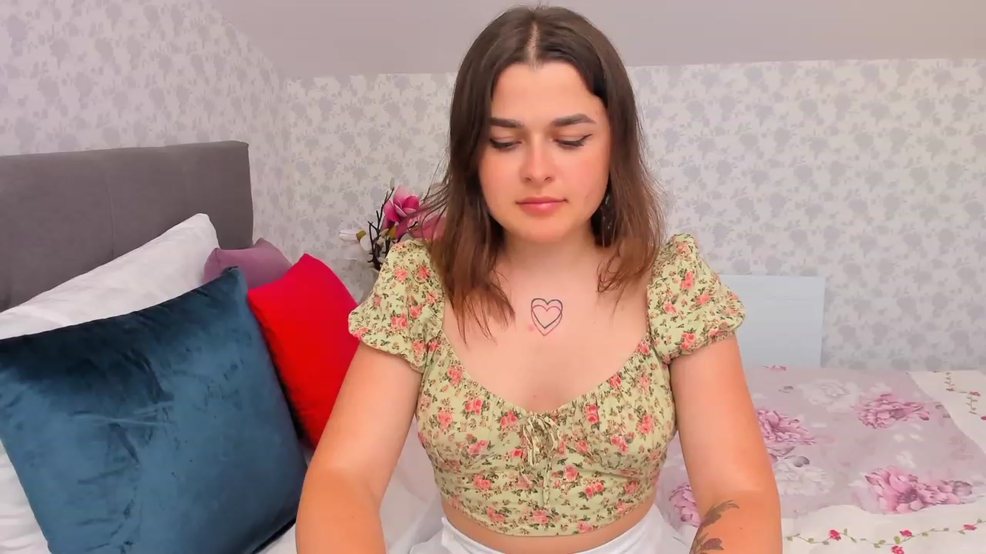 Gallery image thumbnail from CrystalXX's myfreecams stream on, 05/21/2023, 13:52 image 4 of 20