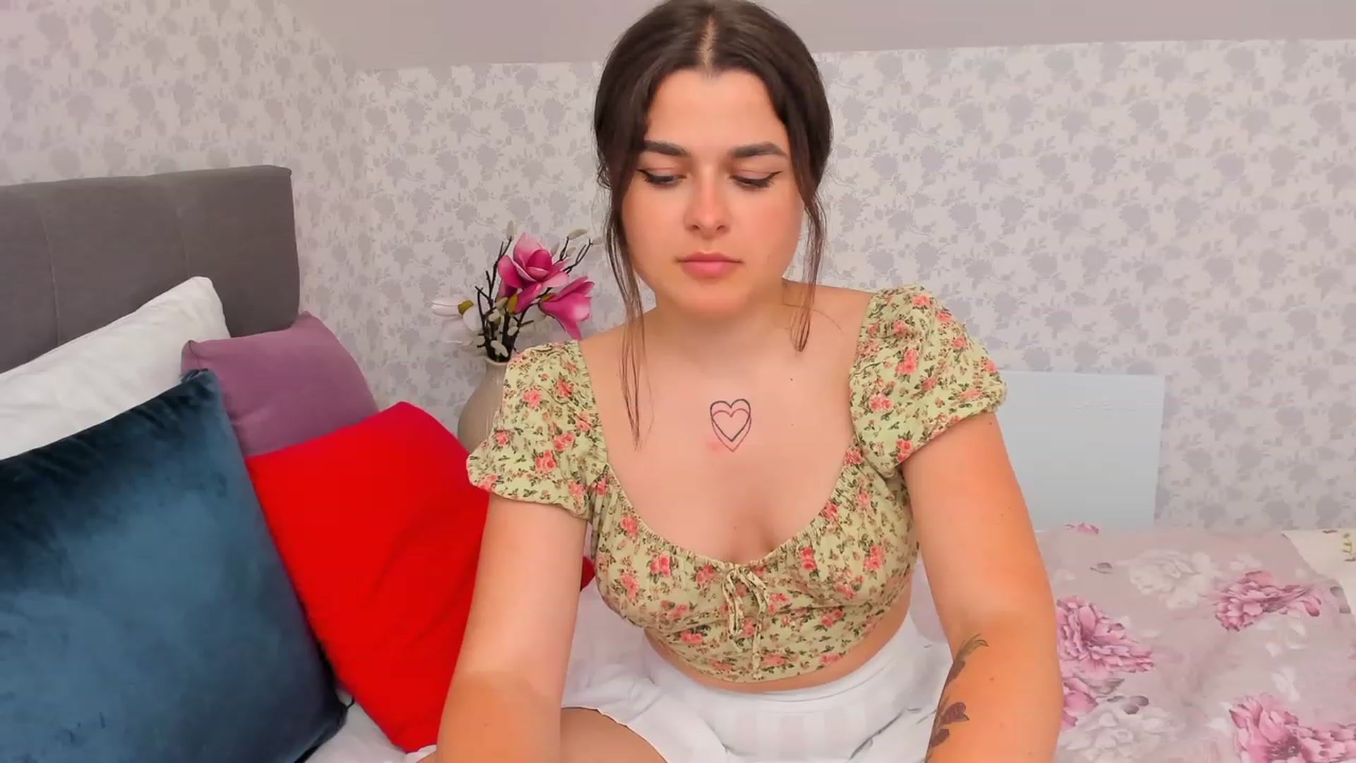Gallery image thumbnail from CrystalXX's myfreecams stream on, 05/21/2023, 14:28 image 12 of 20