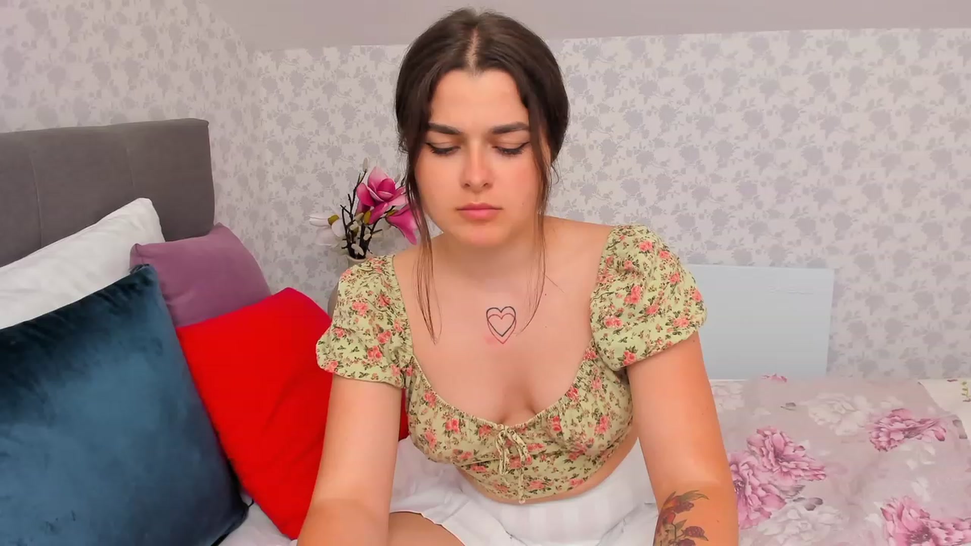 Gallery image thumbnail from CrystalXX's myfreecams stream on, 05/21/2023, 14:28 image 16 of 20