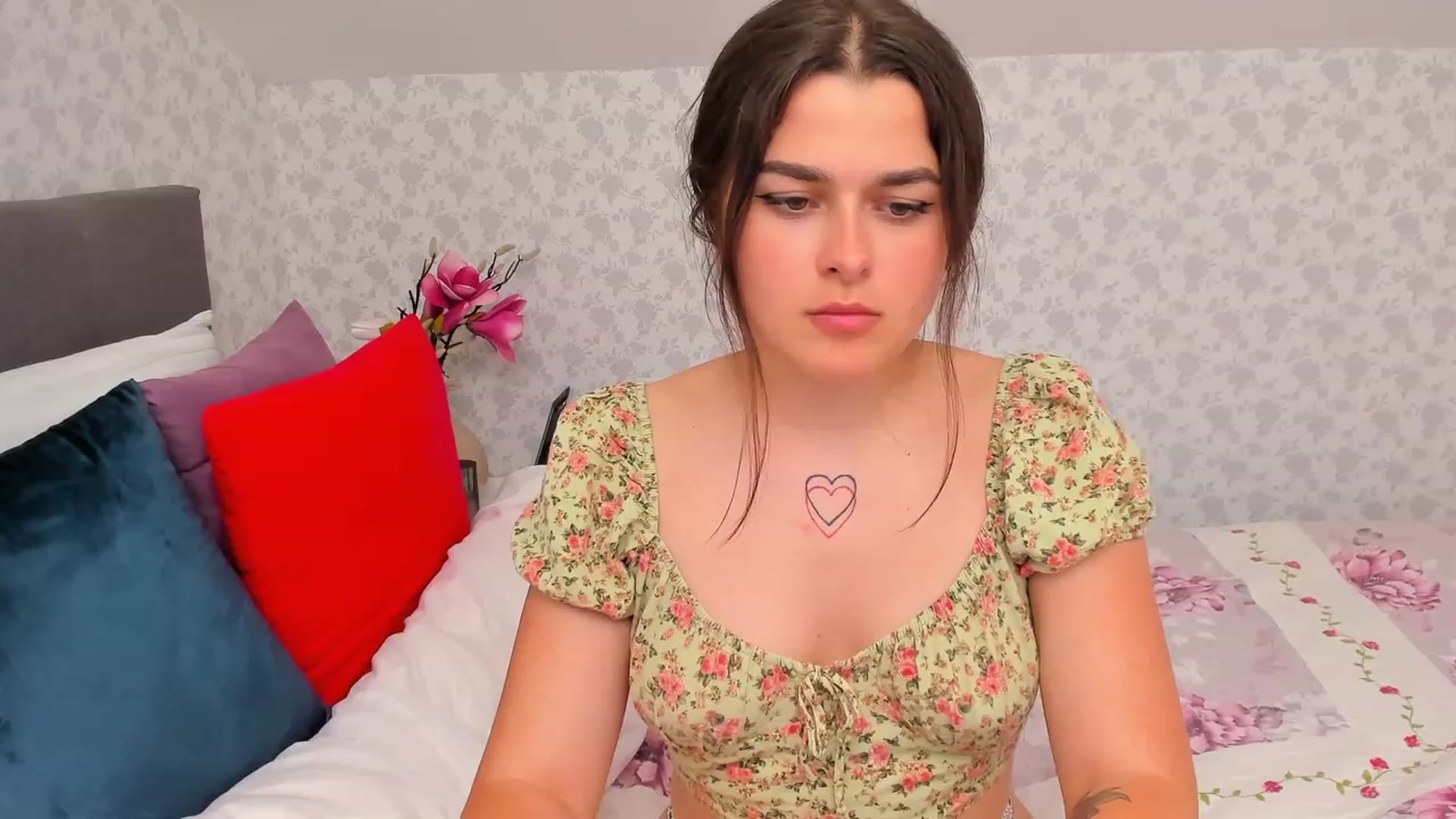 Gallery image thumbnail from CrystalXX's myfreecams stream on, 05/21/2023, 18:32 image 1 of 20