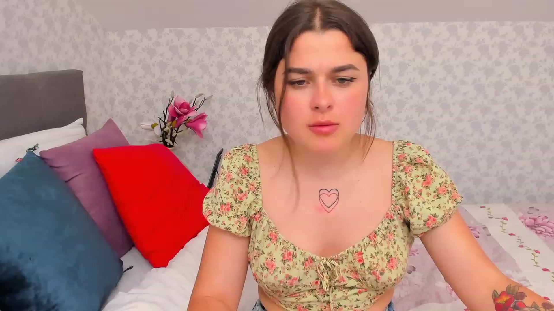 Gallery image thumbnail from CrystalXX's myfreecams stream on, 05/21/2023, 18:32 image 12 of 20