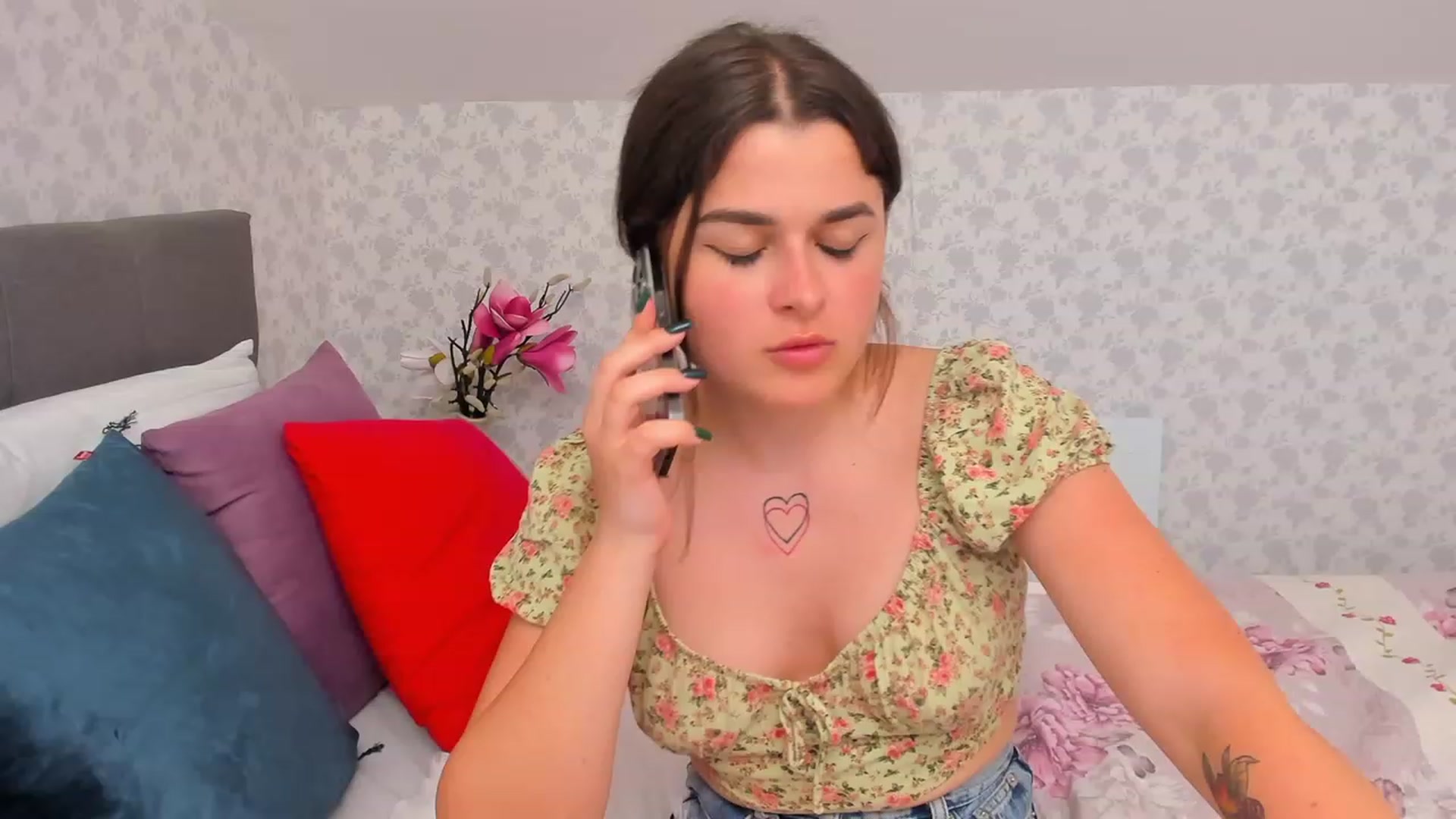 Gallery image thumbnail from CrystalXX's myfreecams stream on, 05/21/2023, 18:32 image 17 of 20