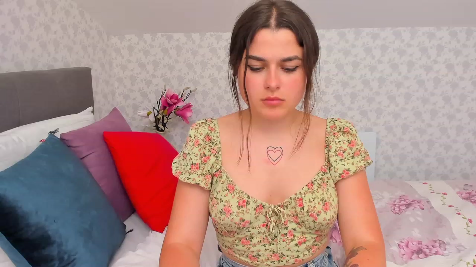 Gallery image thumbnail from CrystalXX's myfreecams stream on, 05/21/2023, 18:32 image 18 of 20