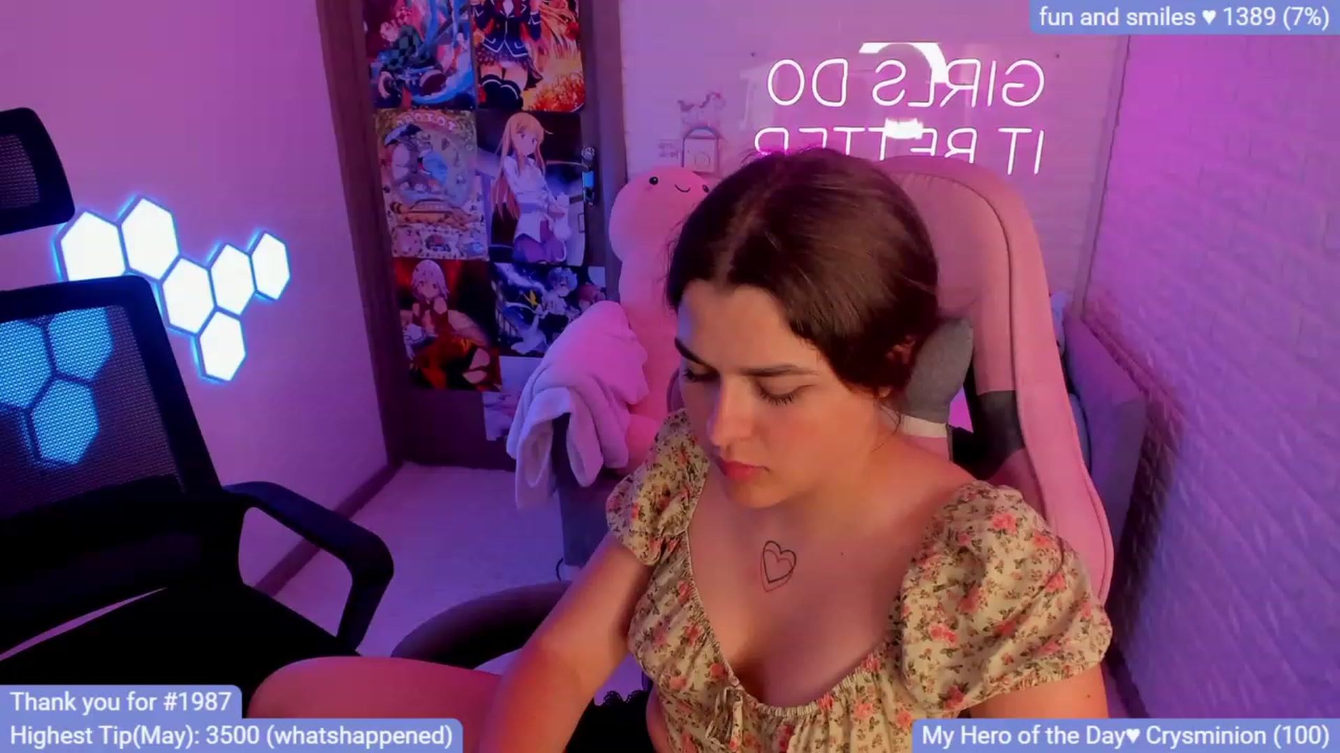 Gallery image thumbnail from CrystalXX's myfreecams stream on, 05/21/2023, 22:56 image 3 of 20