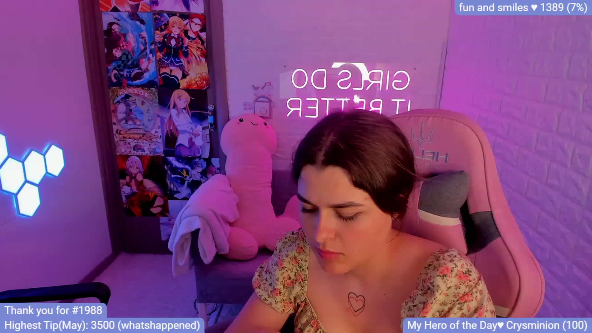 Gallery image thumbnail from CrystalXX's myfreecams stream on, 05/21/2023, 22:56 image 10 of 20