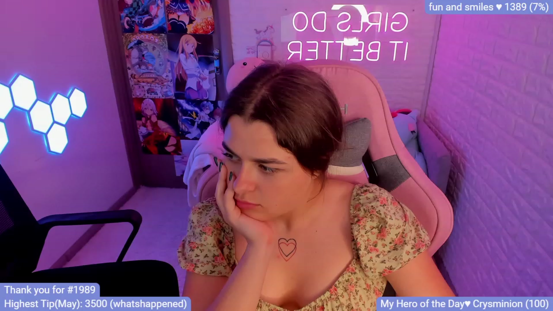 Gallery image thumbnail from CrystalXX's myfreecams stream on, 05/21/2023, 22:56 image 15 of 20