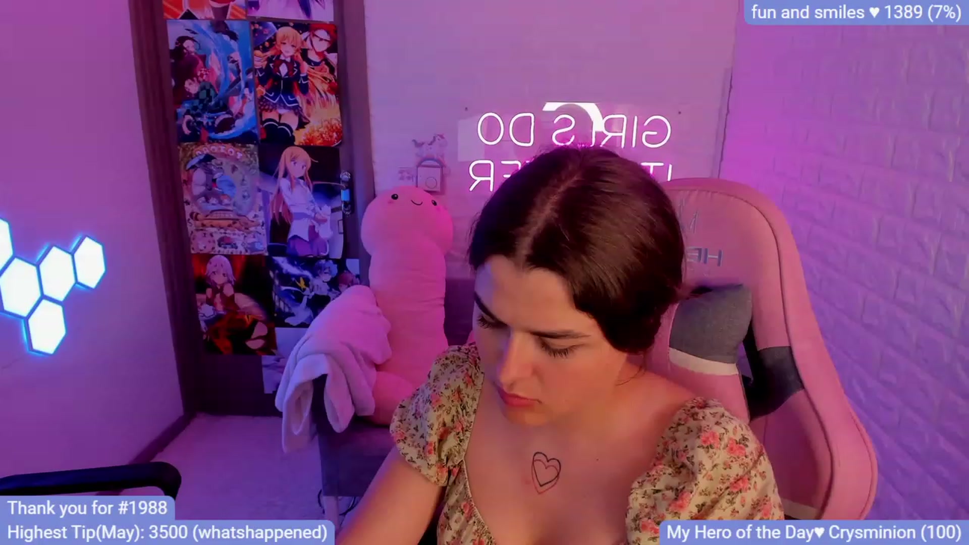 Gallery image thumbnail from CrystalXX's myfreecams stream on, 05/21/2023, 22:56 image 12 of 20