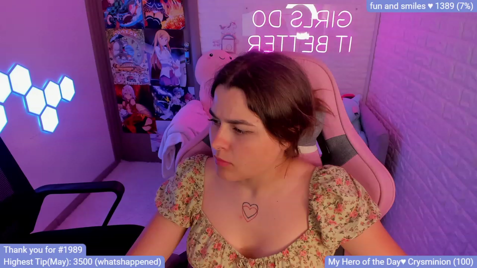 Gallery image thumbnail from CrystalXX's myfreecams stream on, 05/21/2023, 22:56 image 16 of 20