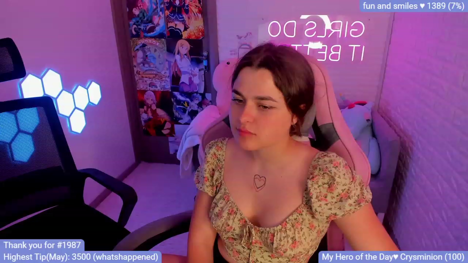 Gallery image thumbnail from CrystalXX's myfreecams stream on, 05/21/2023, 22:56 image 2 of 20
