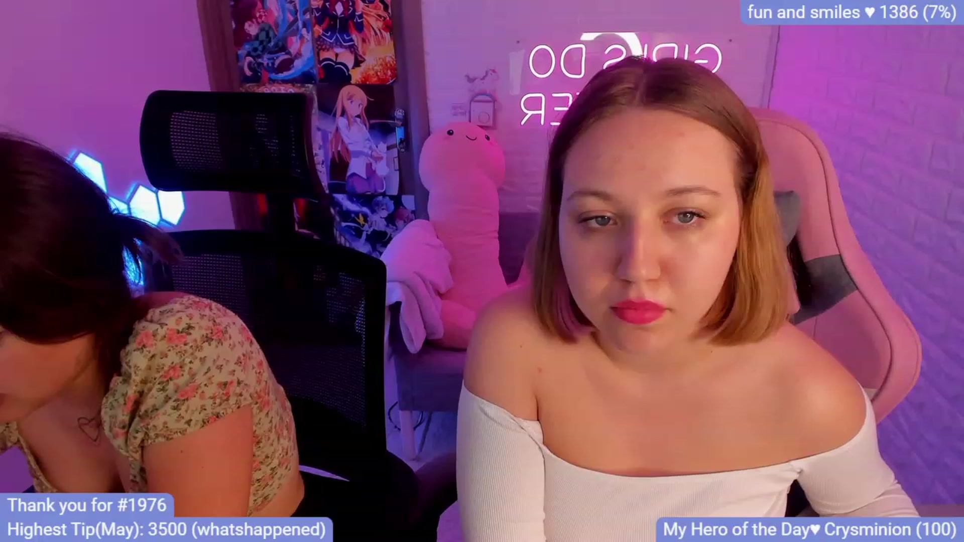 Gallery image thumbnail from CrystalXX's myfreecams stream on, 05/22/2023, 24:02 image 2 of 20