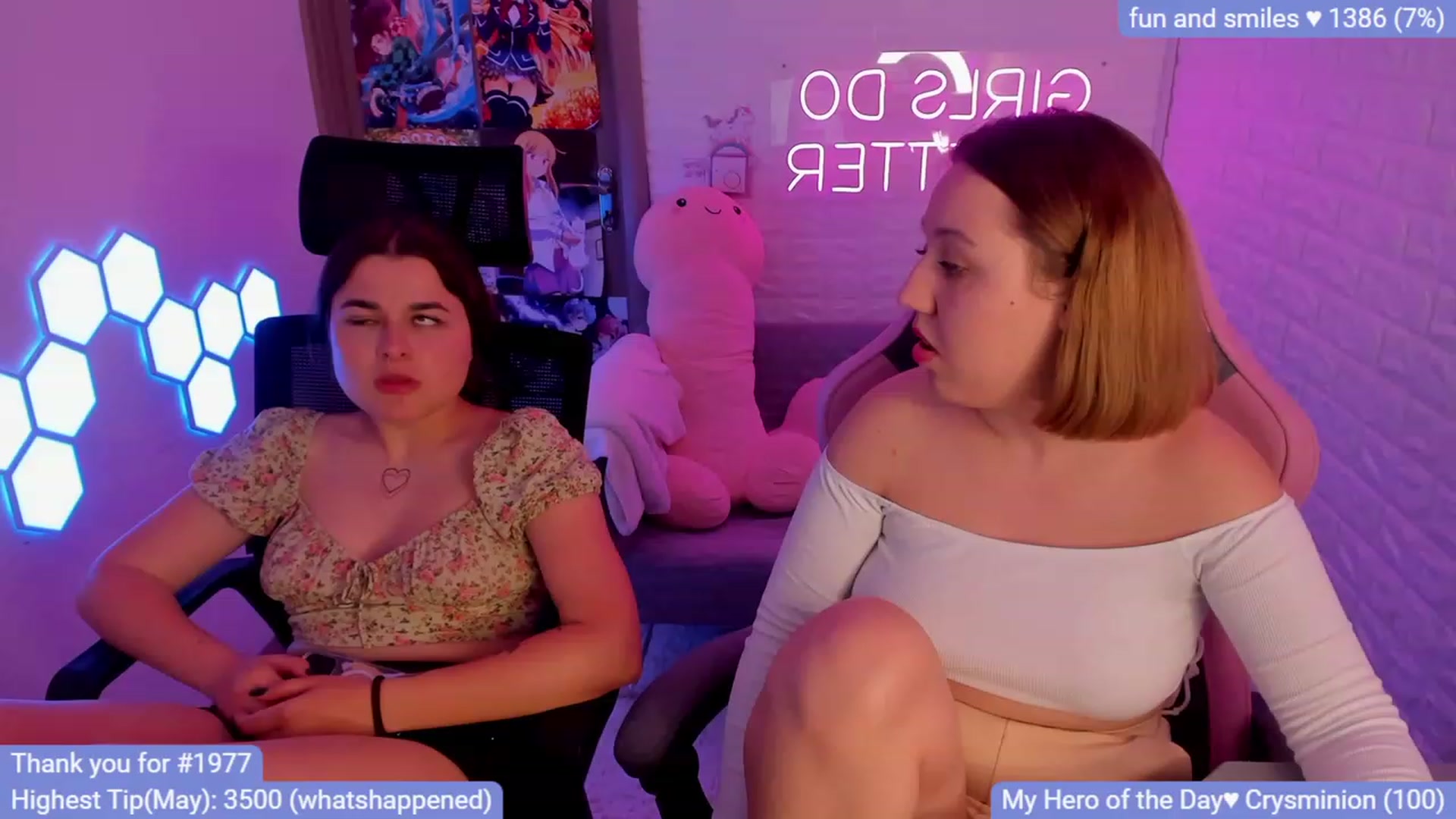 Gallery image thumbnail from CrystalXX's myfreecams stream on, 05/22/2023, 24:02 image 12 of 20