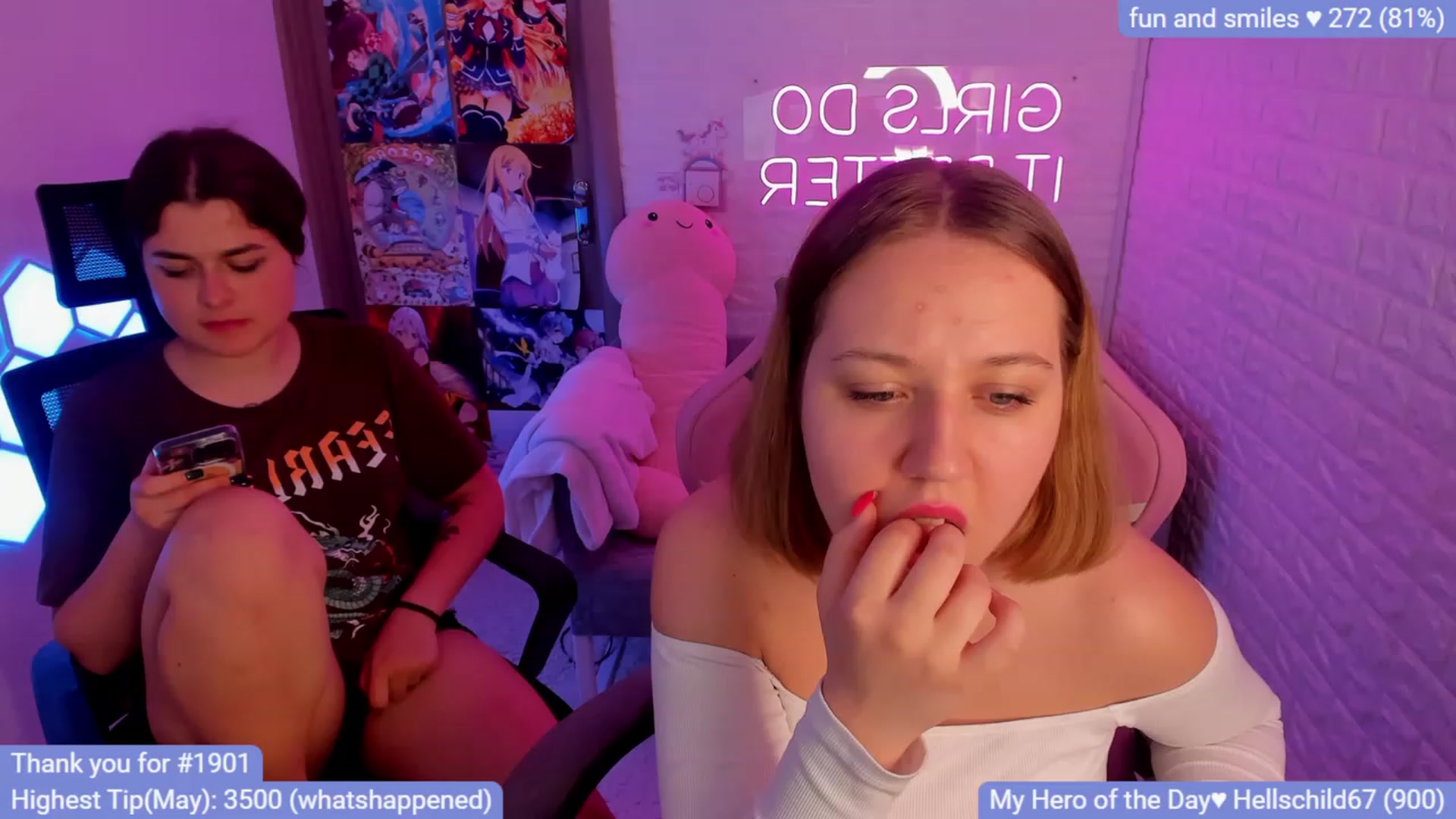 Gallery image thumbnail from CrystalXX's myfreecams stream on, 05/22/2023, 03:44 image 1 of 20